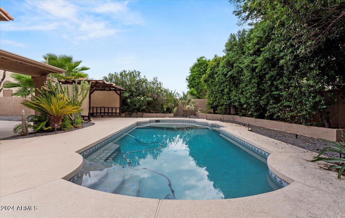 305 E VERA Lane