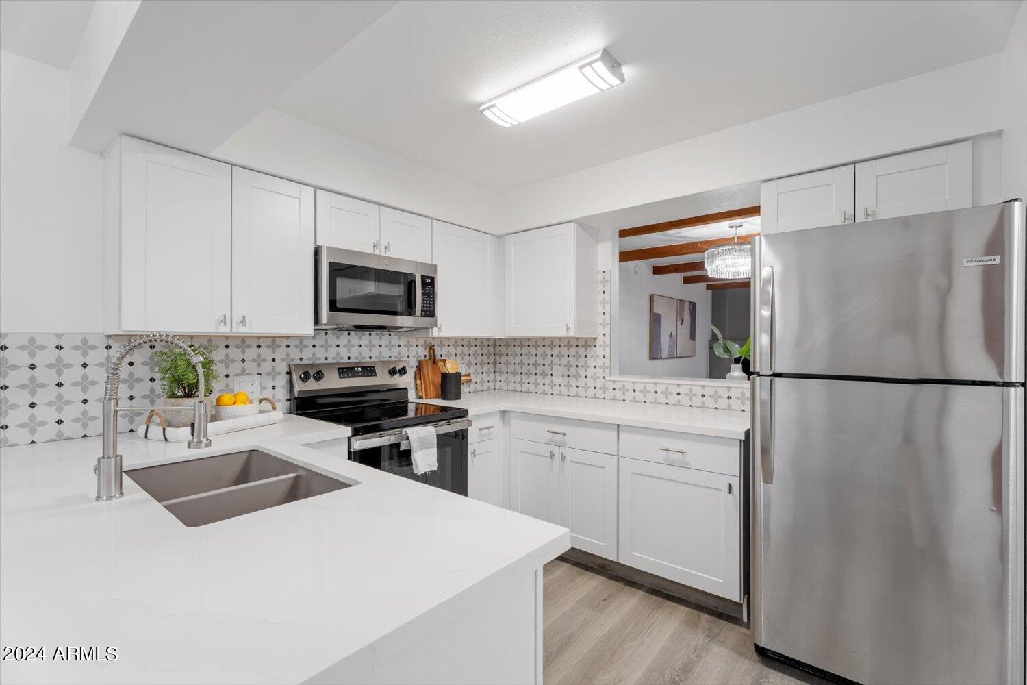 1125 W PASADENA Avenue 2