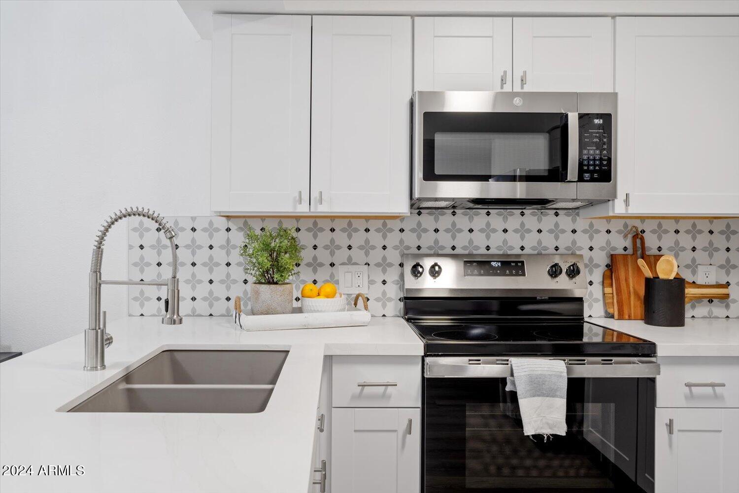 1125 W PASADENA Avenue 2