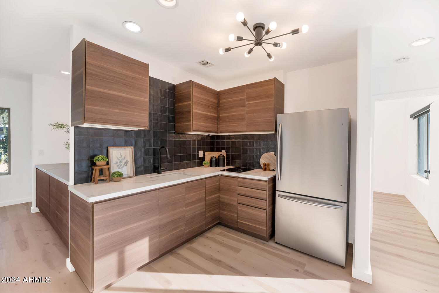 5409 E MCDONALD Drive