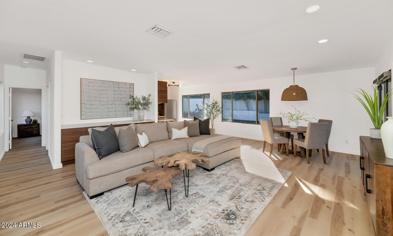 5409 E MCDONALD Drive