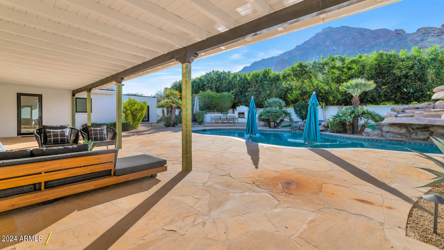 5409 E MCDONALD Drive