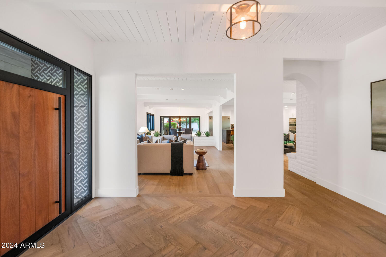 5409 E MCDONALD Drive