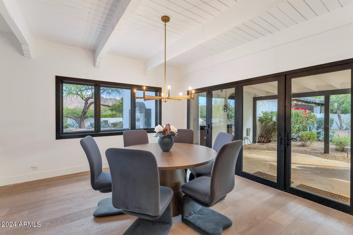 5409 E MCDONALD Drive