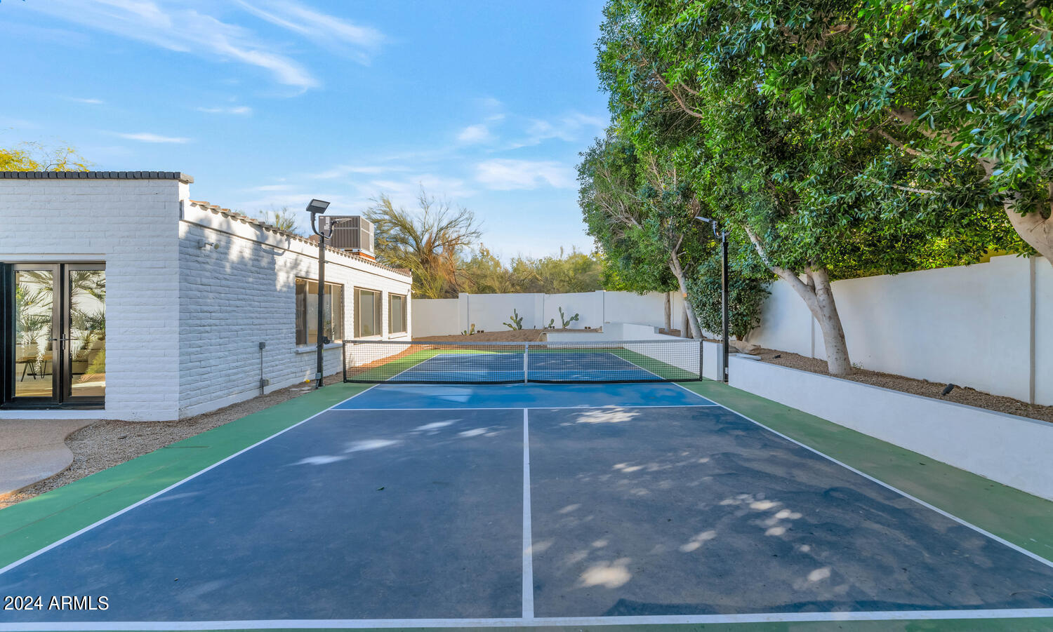 5409 E MCDONALD Drive