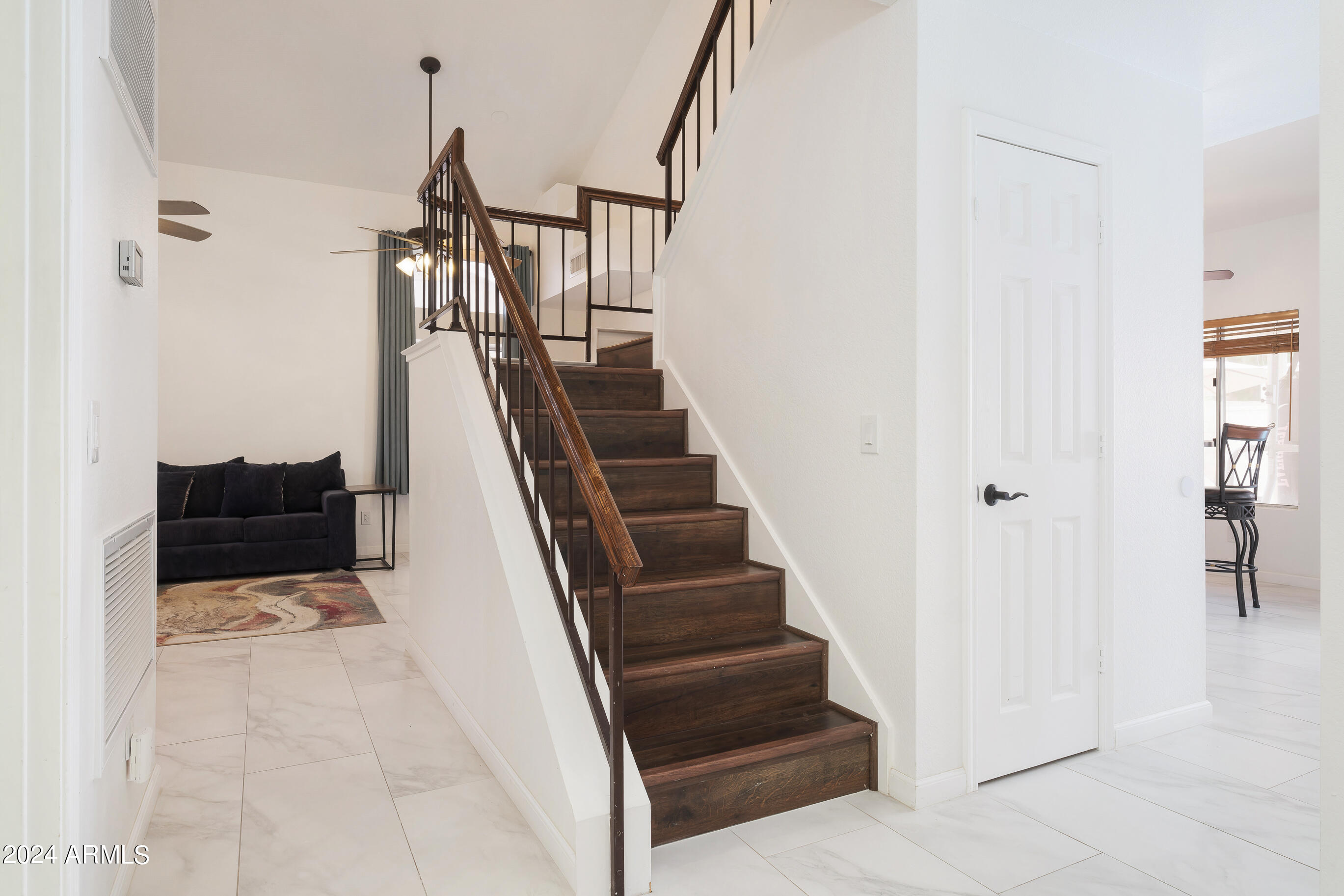 1120 E ARTESIAN Way