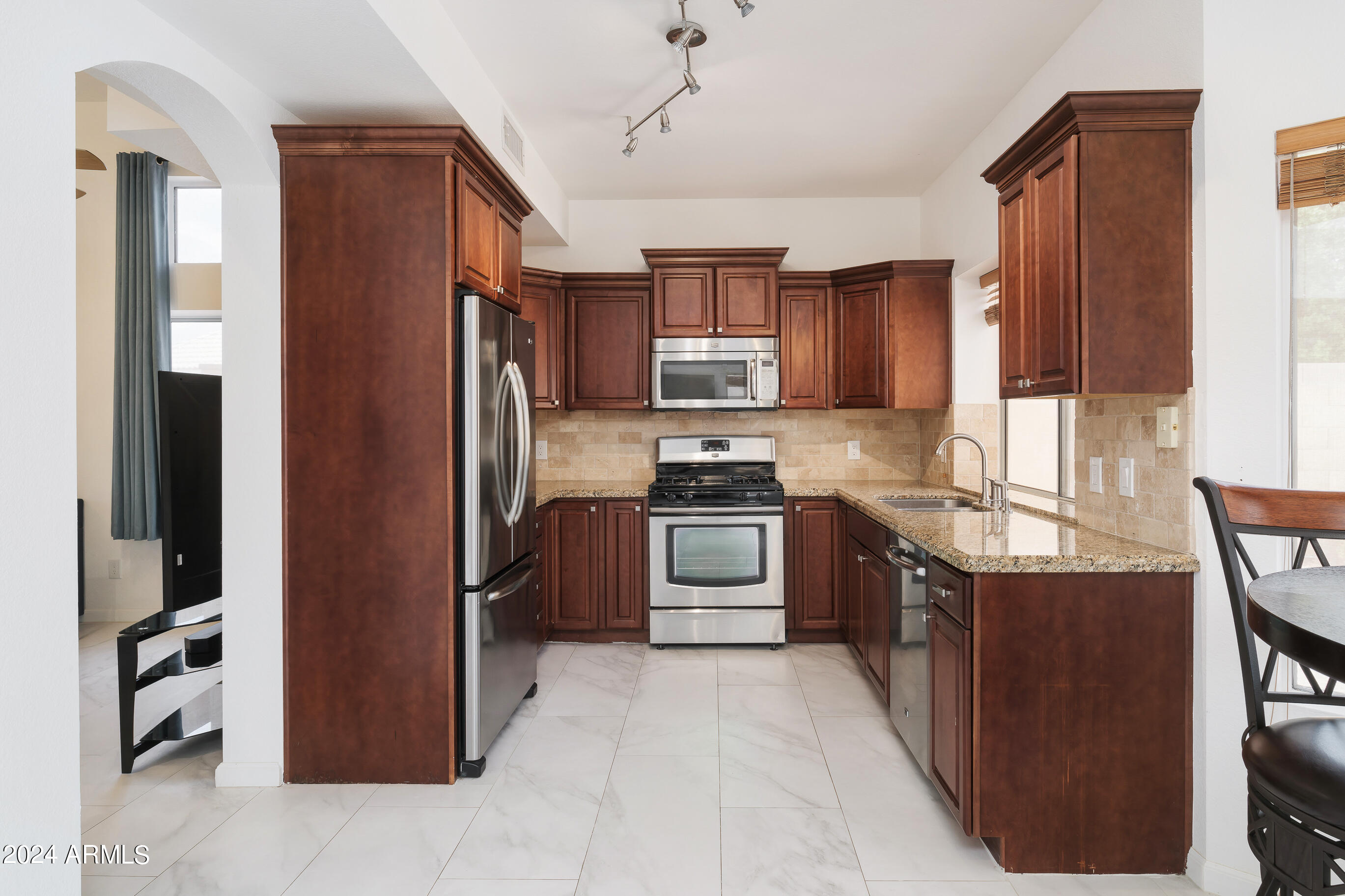 1120 E ARTESIAN Way