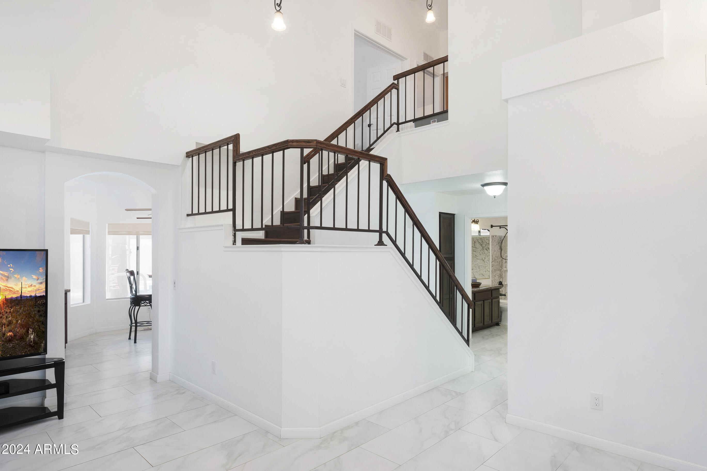 1120 E ARTESIAN Way