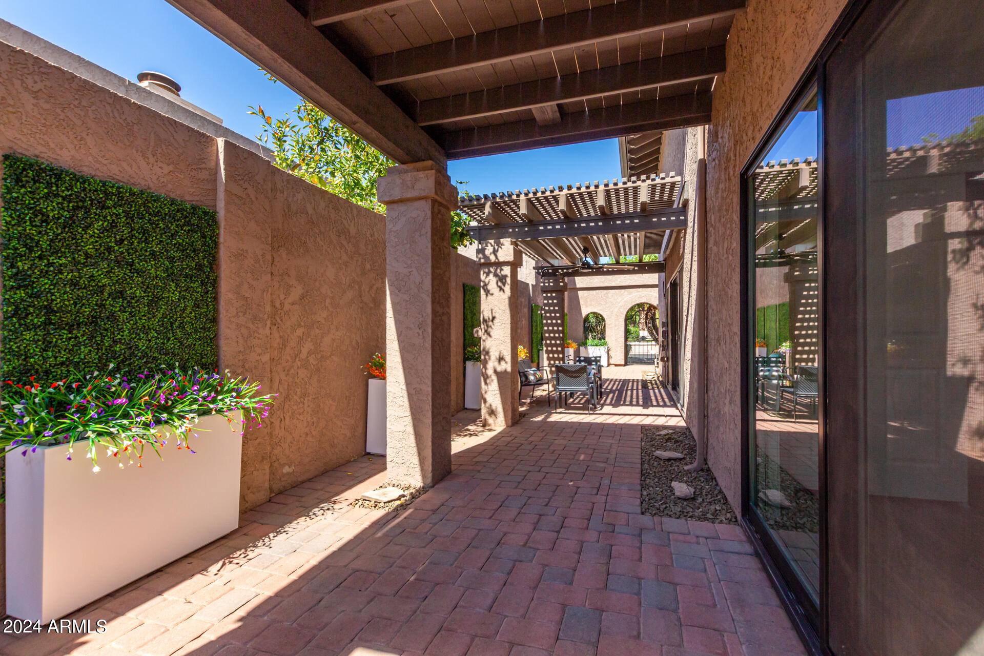 8677 E Via Del Valle