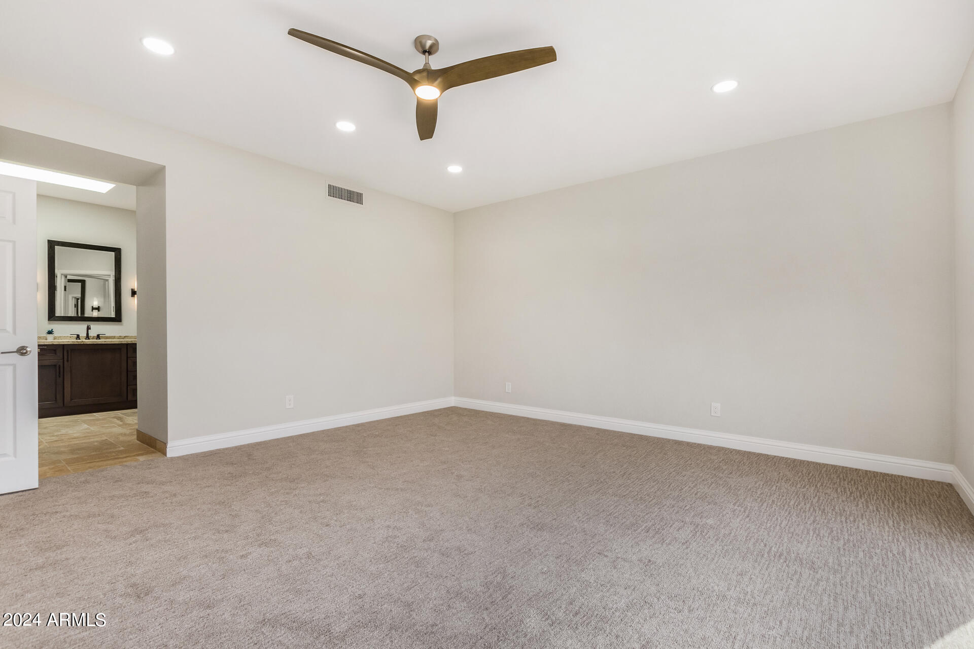 8677 E Via Del Valle