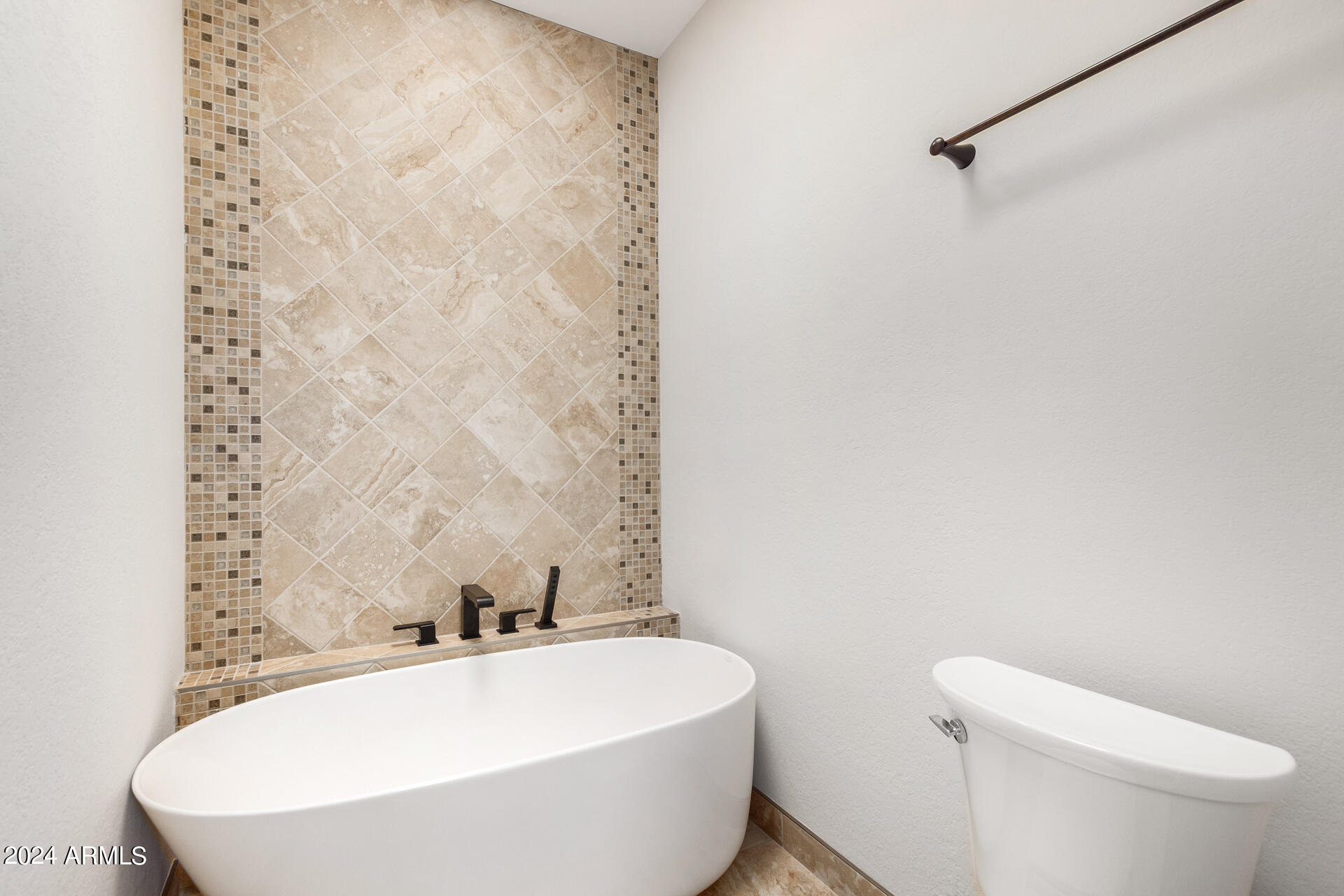 8677 E Via Del Valle