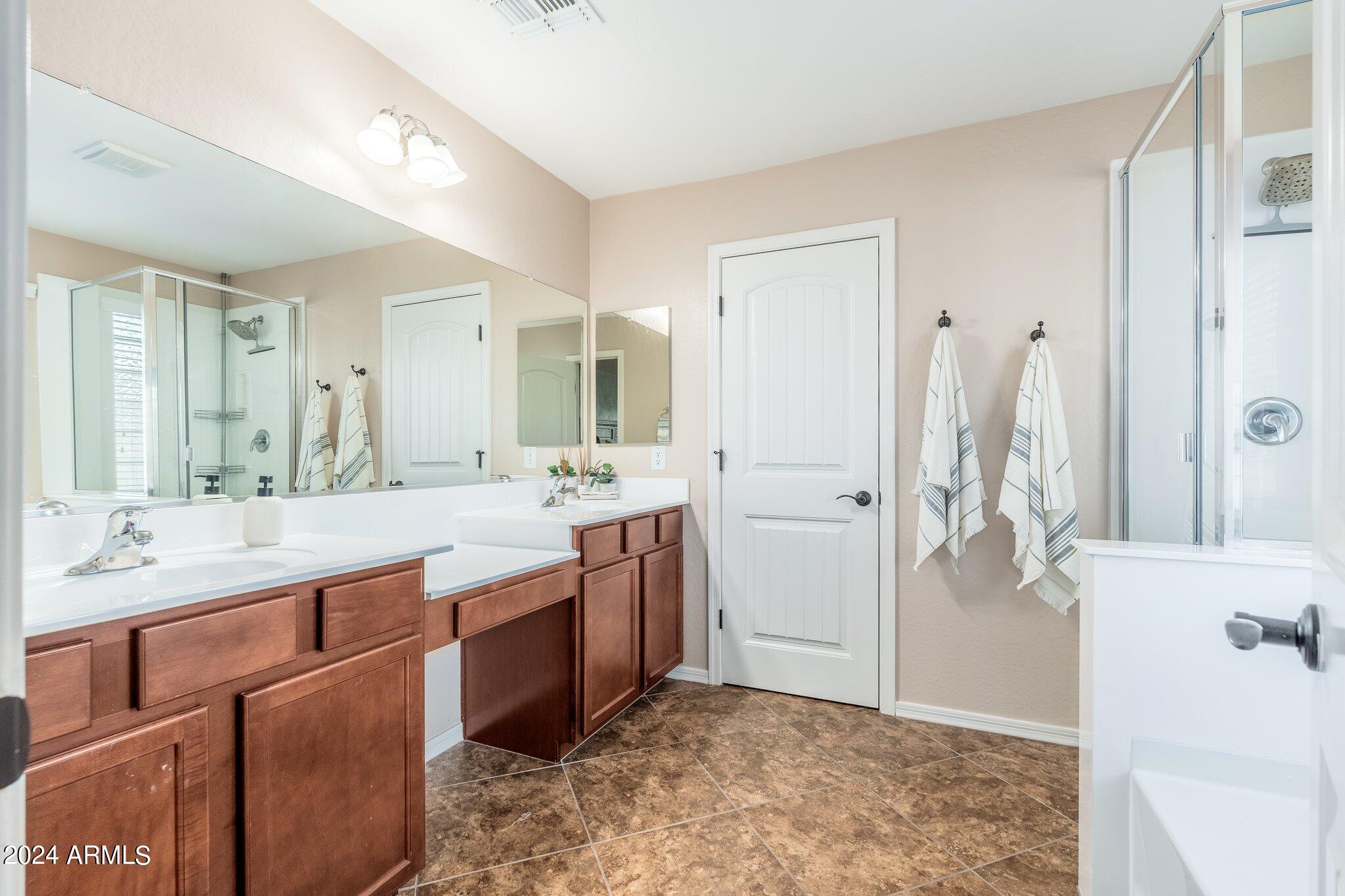 17961 W IVY Lane