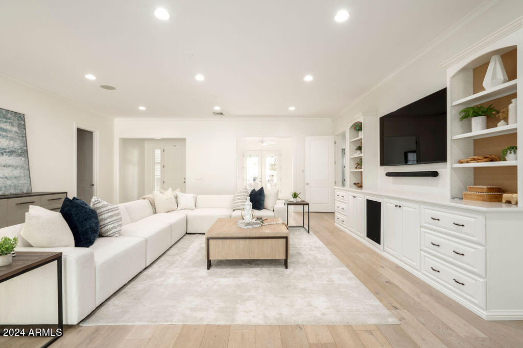 4570 E CALLE TUBERIA --
