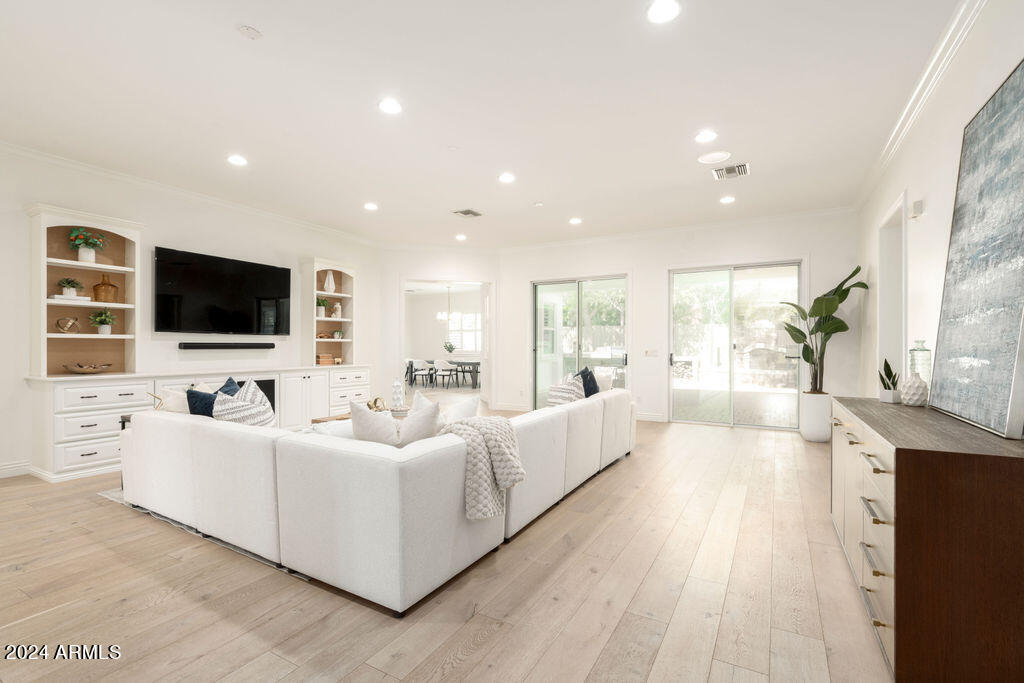 4570 E CALLE TUBERIA --