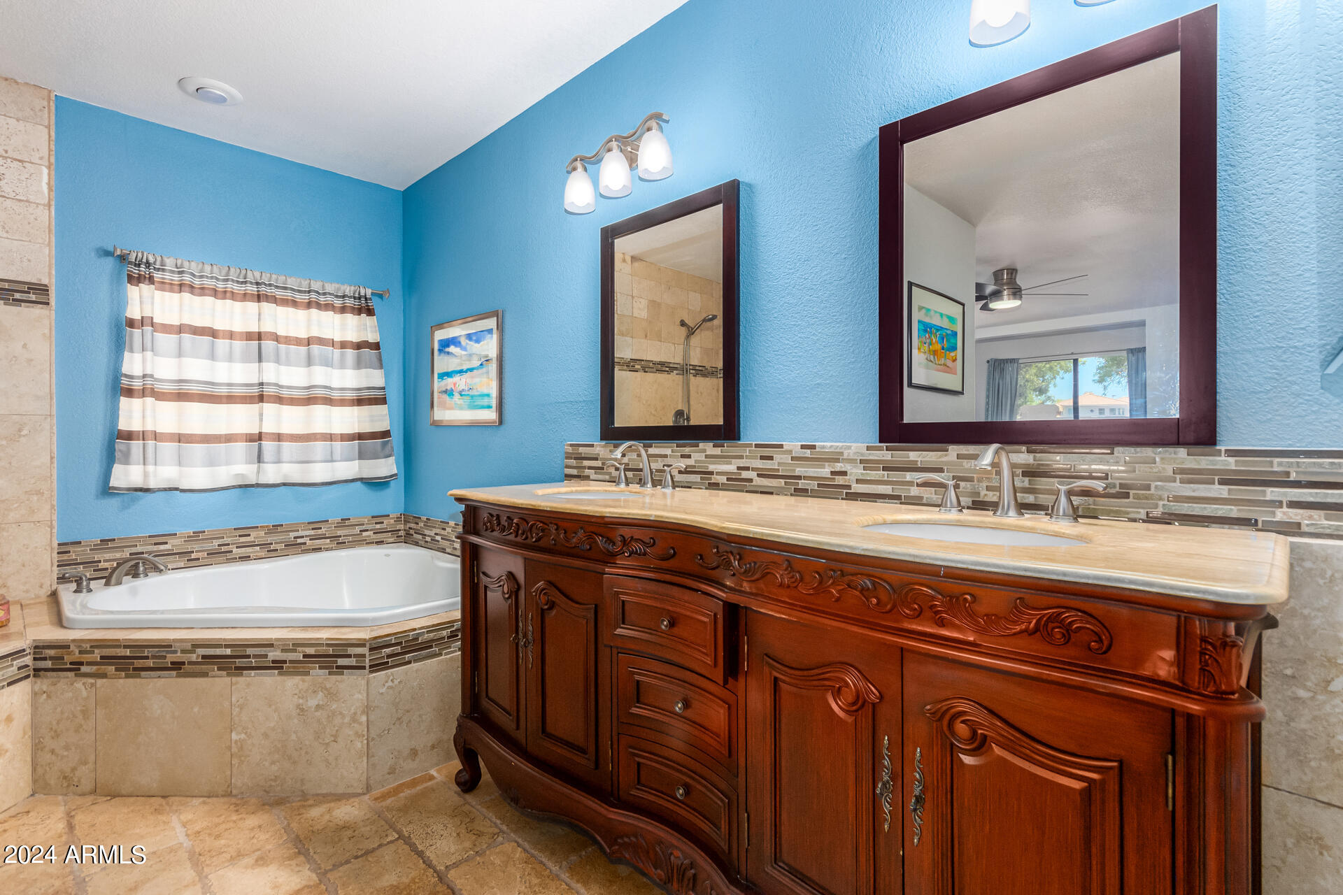 1250 W SAND DUNE Drive