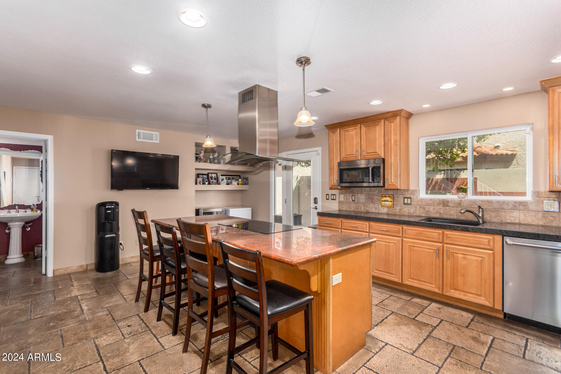 1250 W SAND DUNE Drive