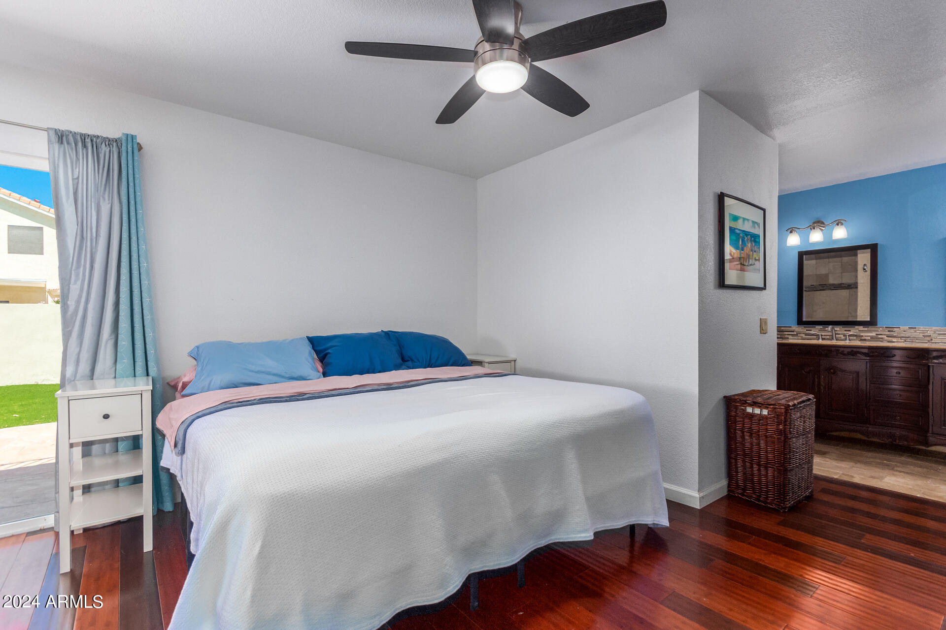 1250 W SAND DUNE Drive