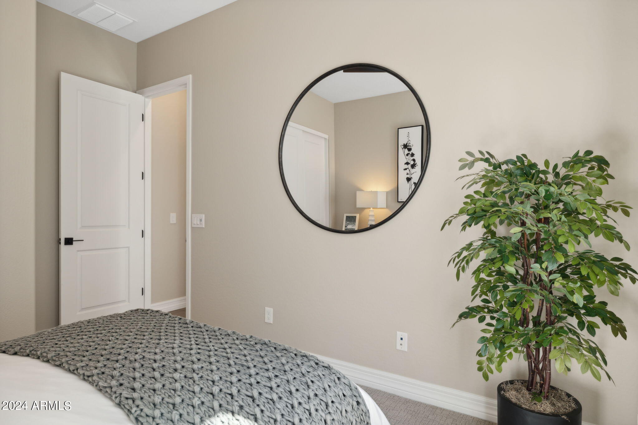 20141 W MONTECITO Avenue