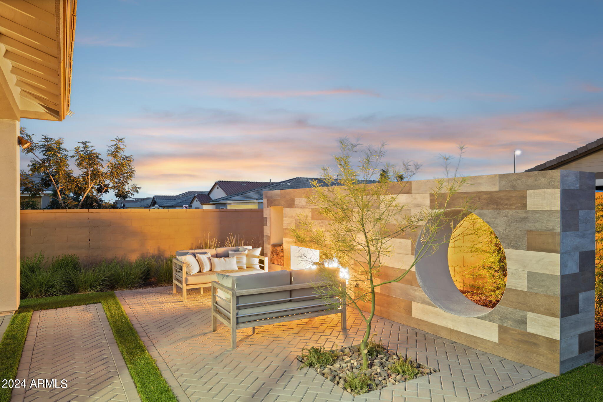 20141 W MONTECITO Avenue