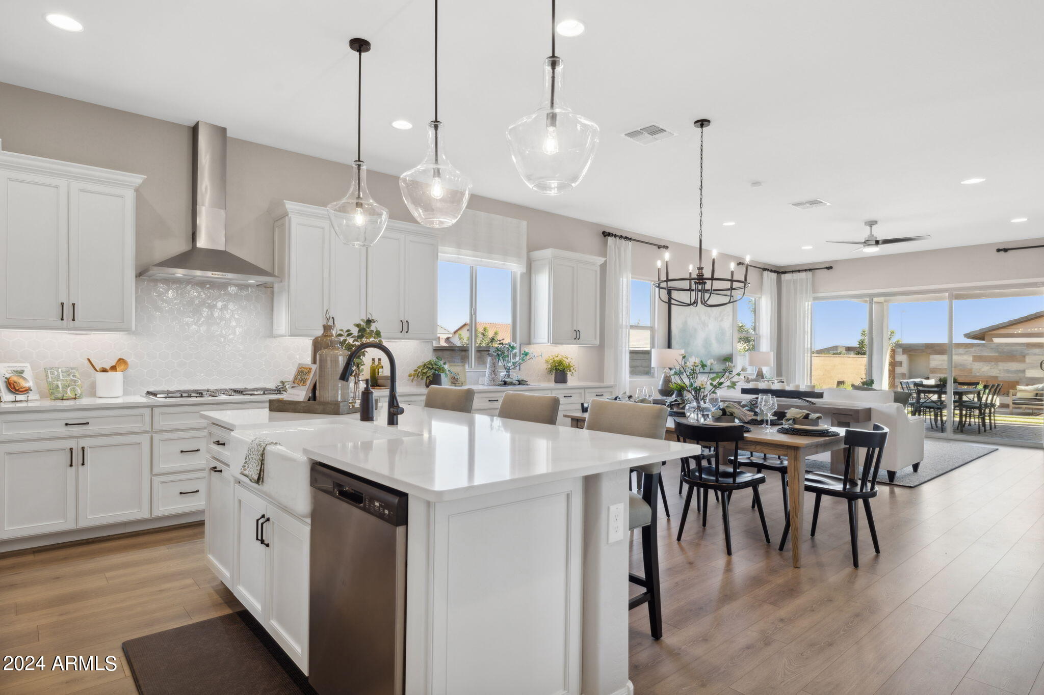 20141 W MONTECITO Avenue