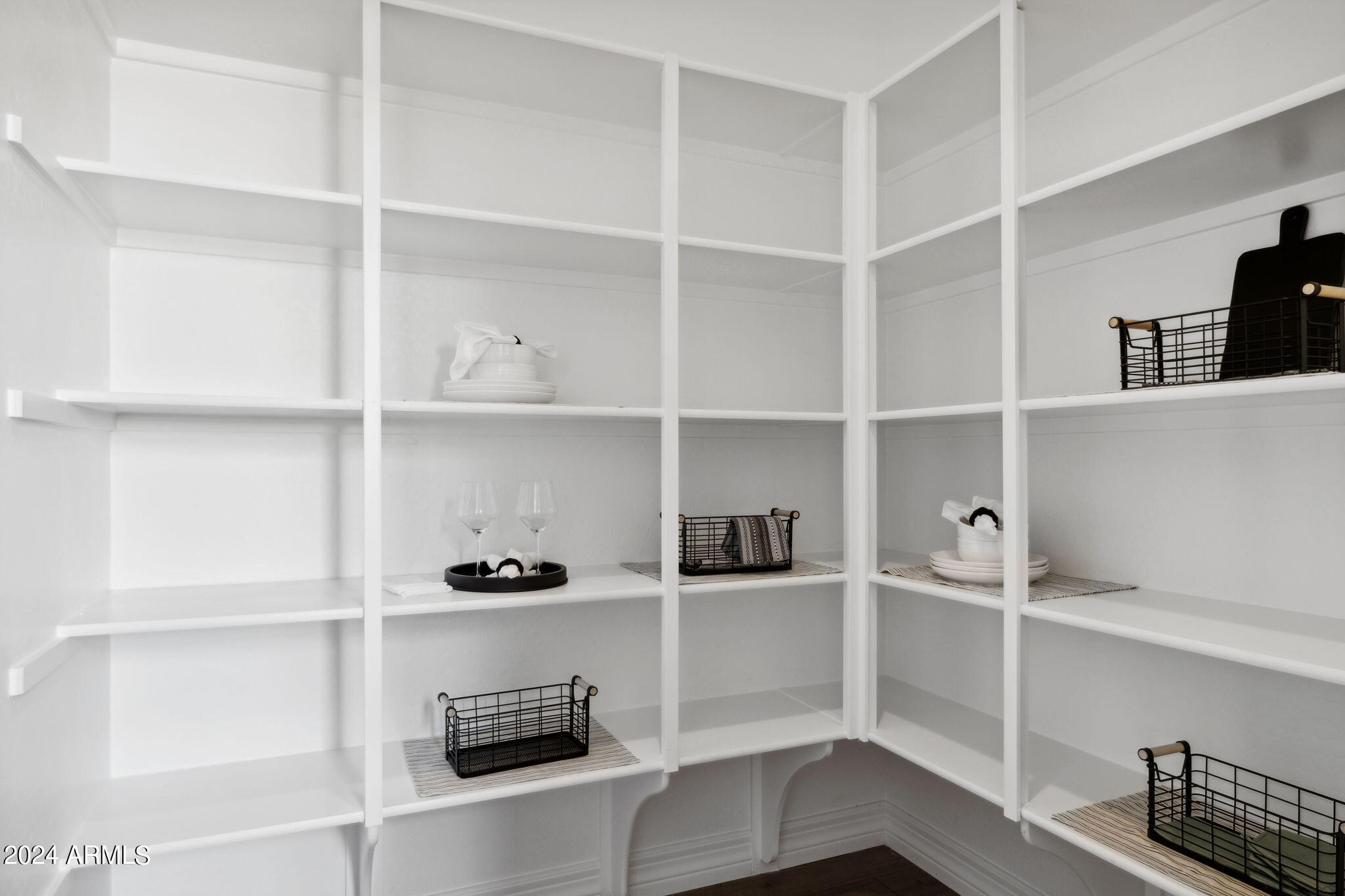 20141 W MONTECITO Avenue