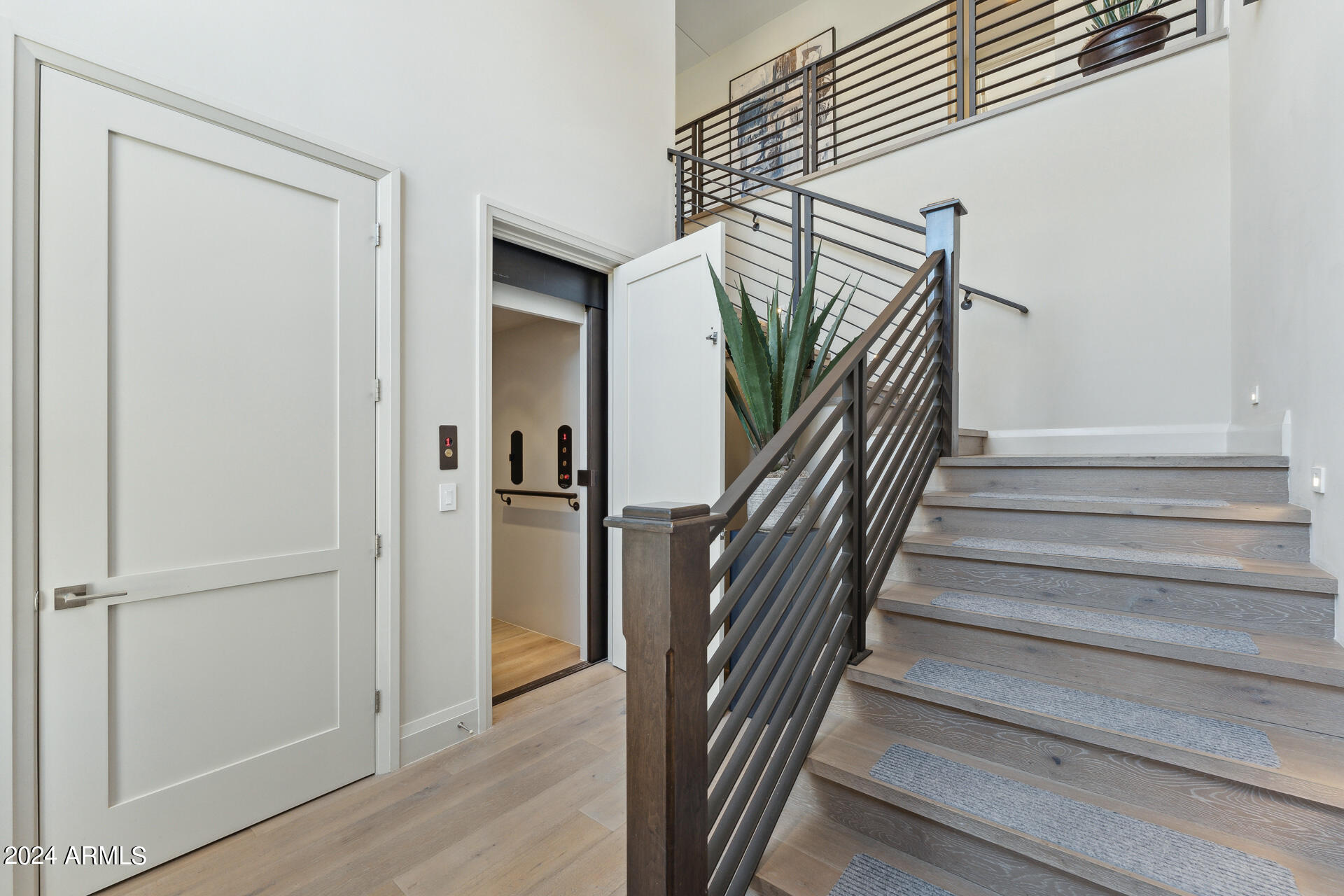 5593 E EDWARD Lane