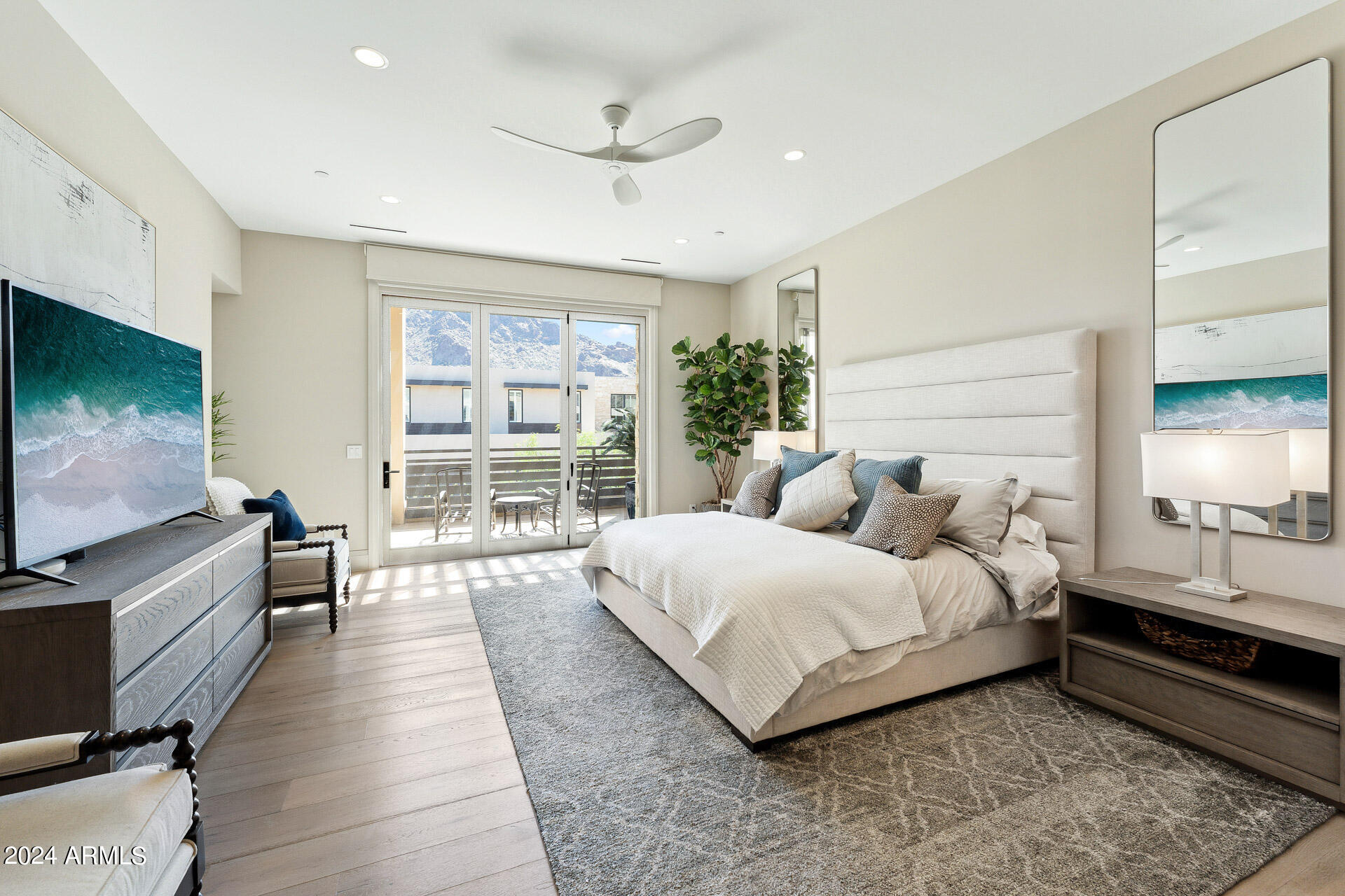 5593 E EDWARD Lane