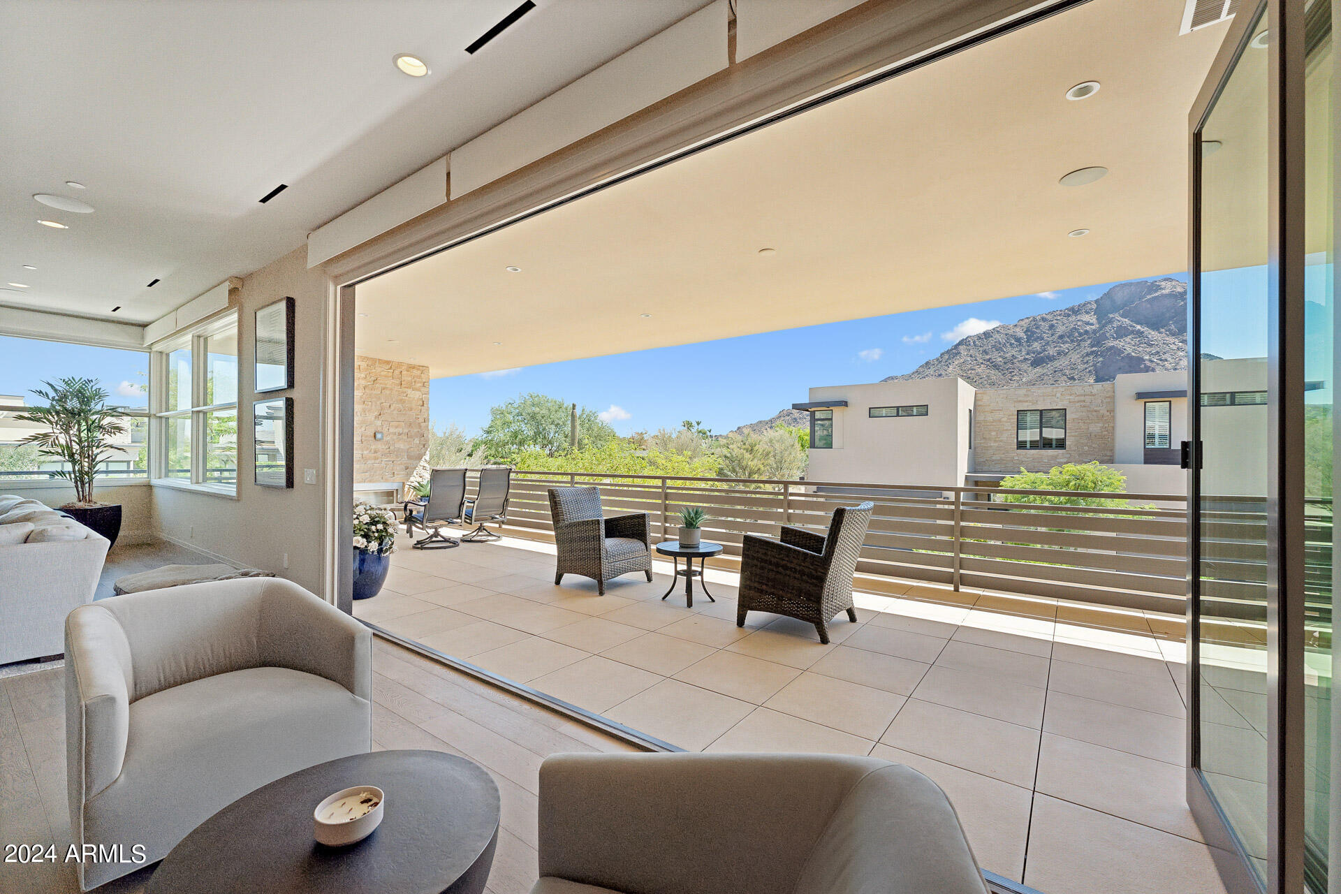 5593 E EDWARD Lane