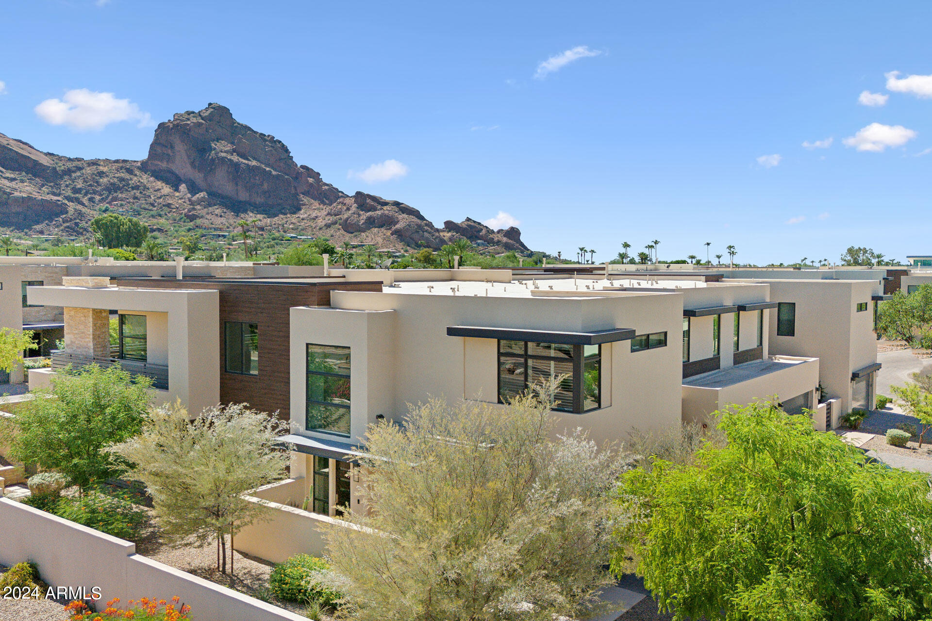 5593 E EDWARD Lane