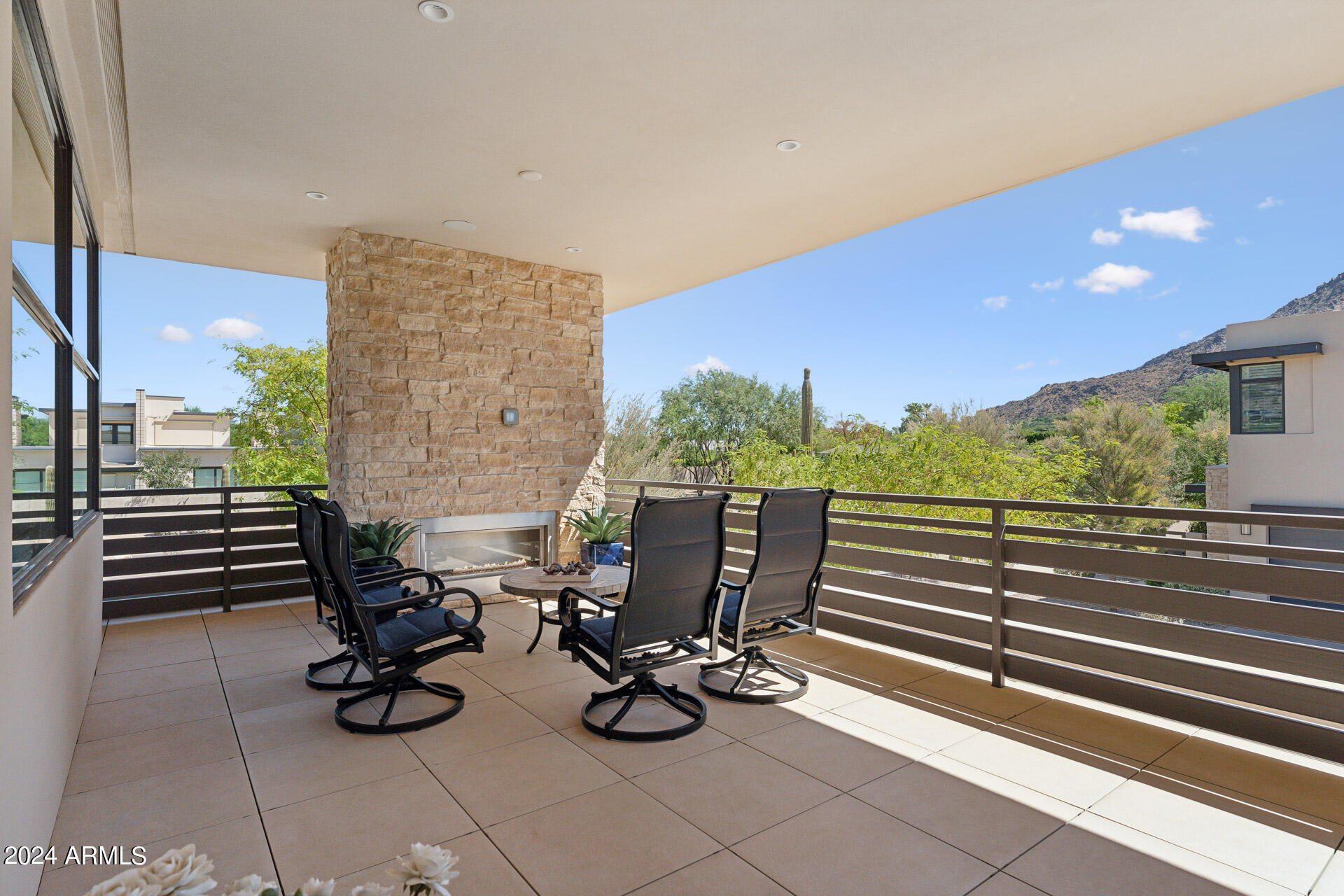 5593 E EDWARD Lane