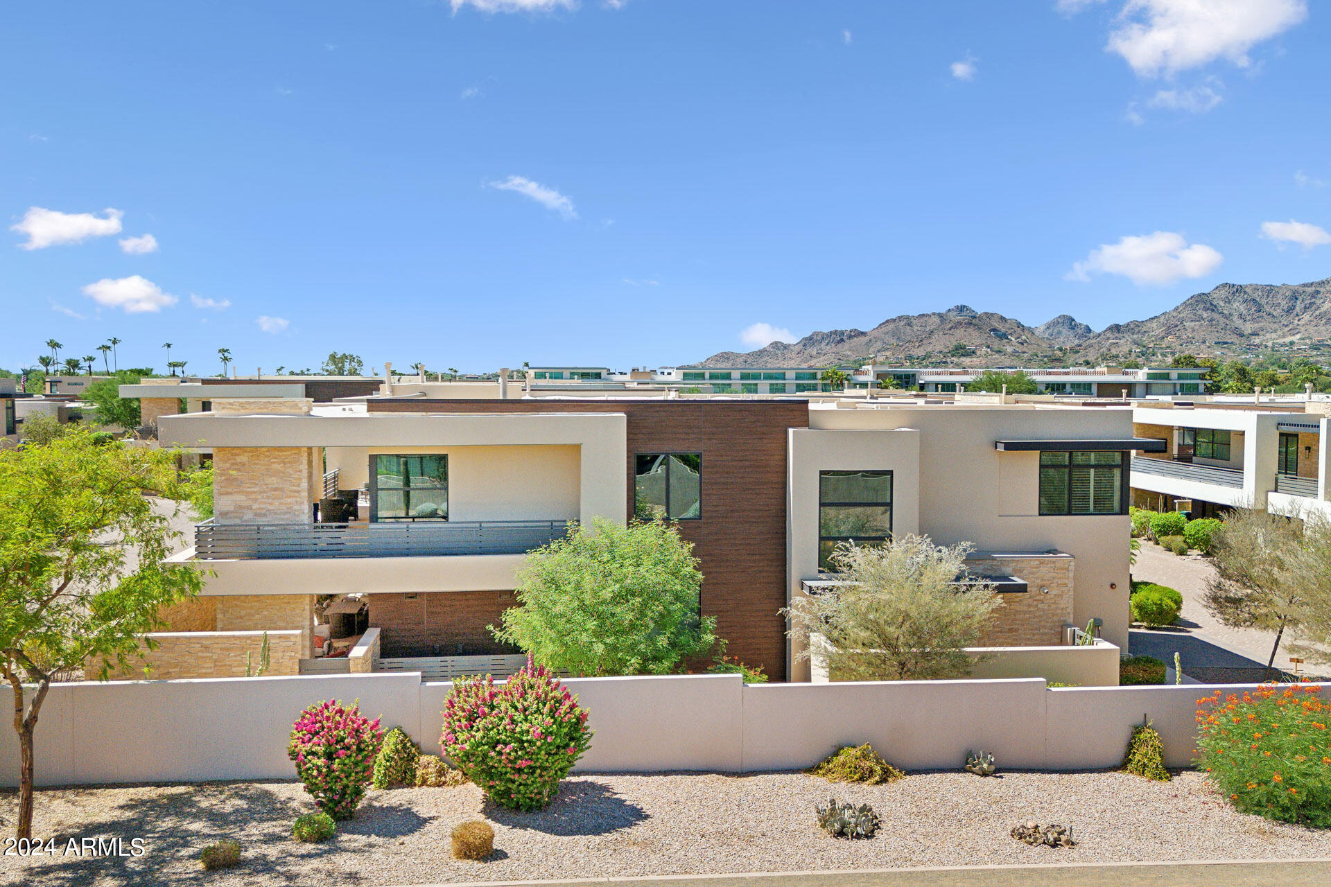 5593 E EDWARD Lane