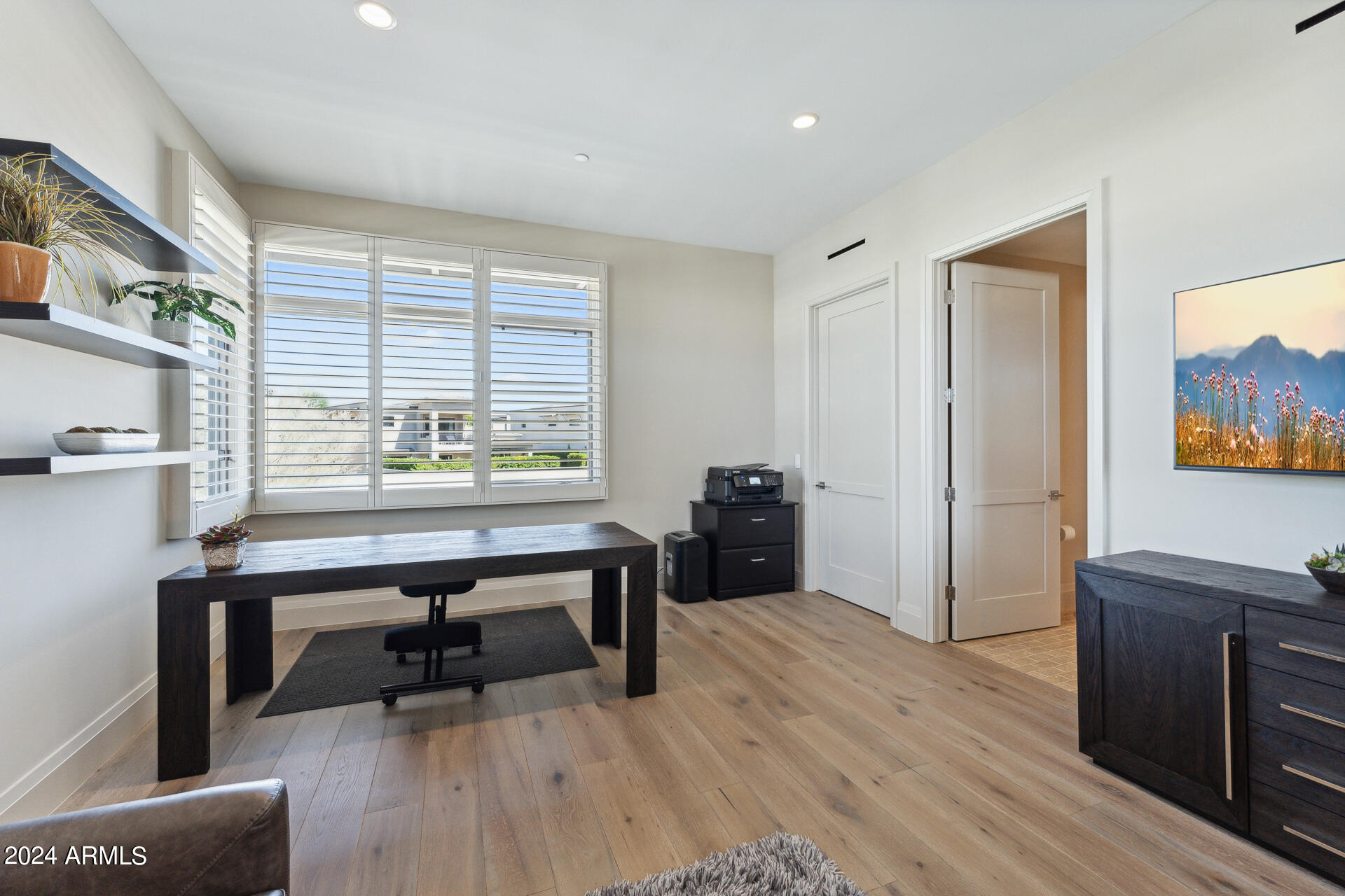 5593 E EDWARD Lane