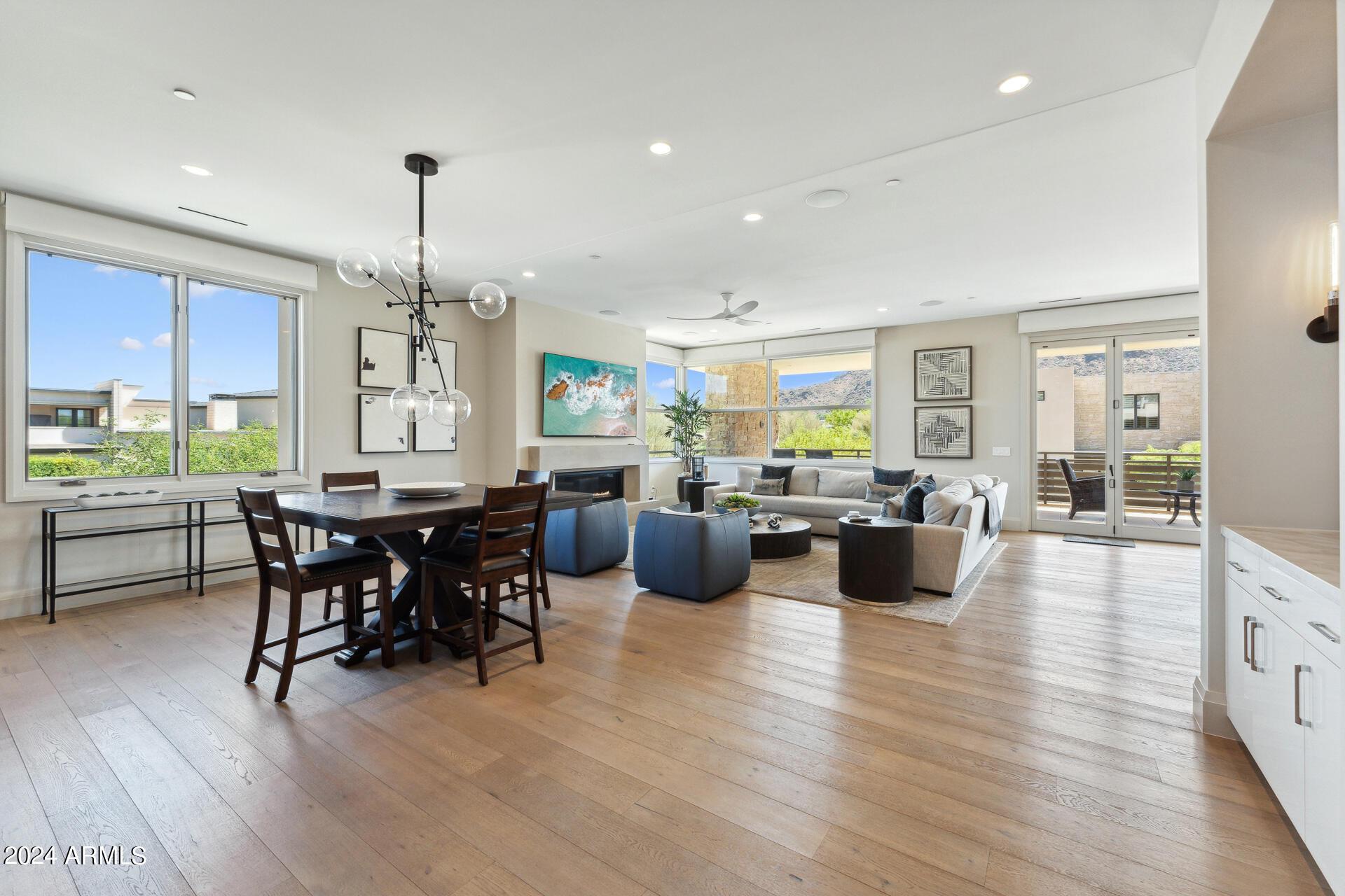 5593 E EDWARD Lane