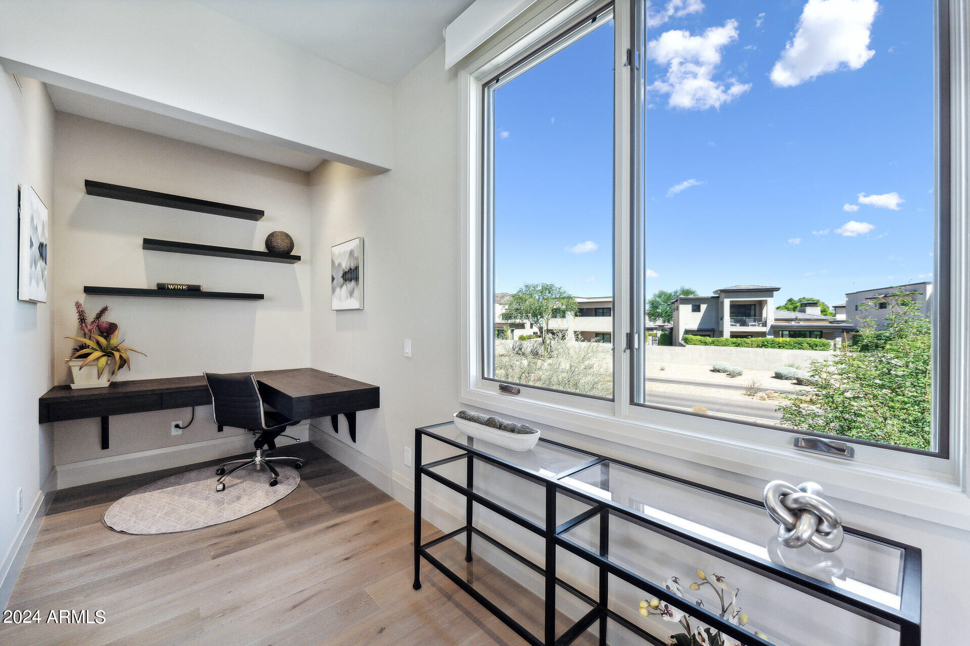 5593 E EDWARD Lane