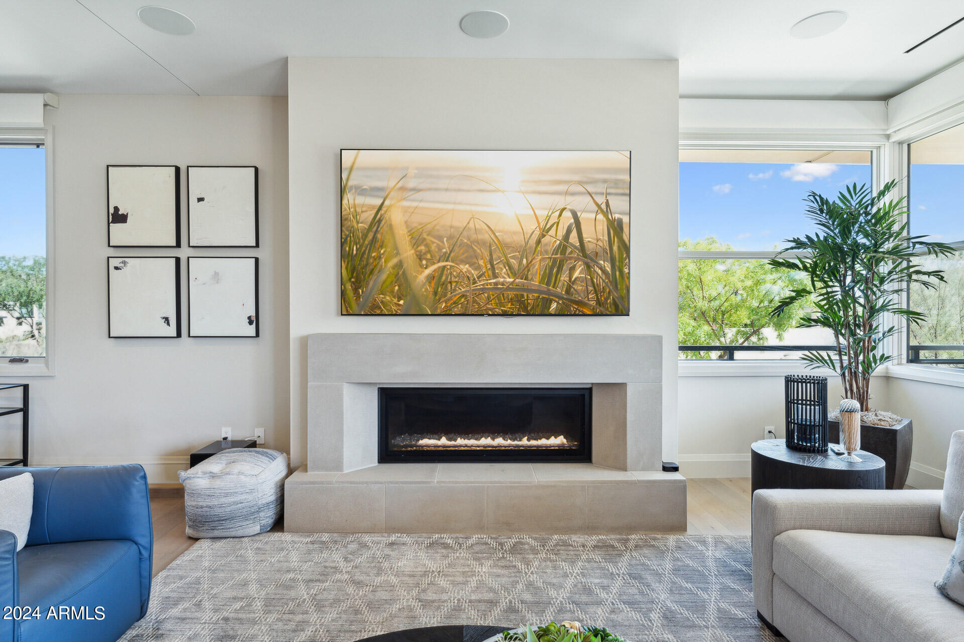 5593 E EDWARD Lane