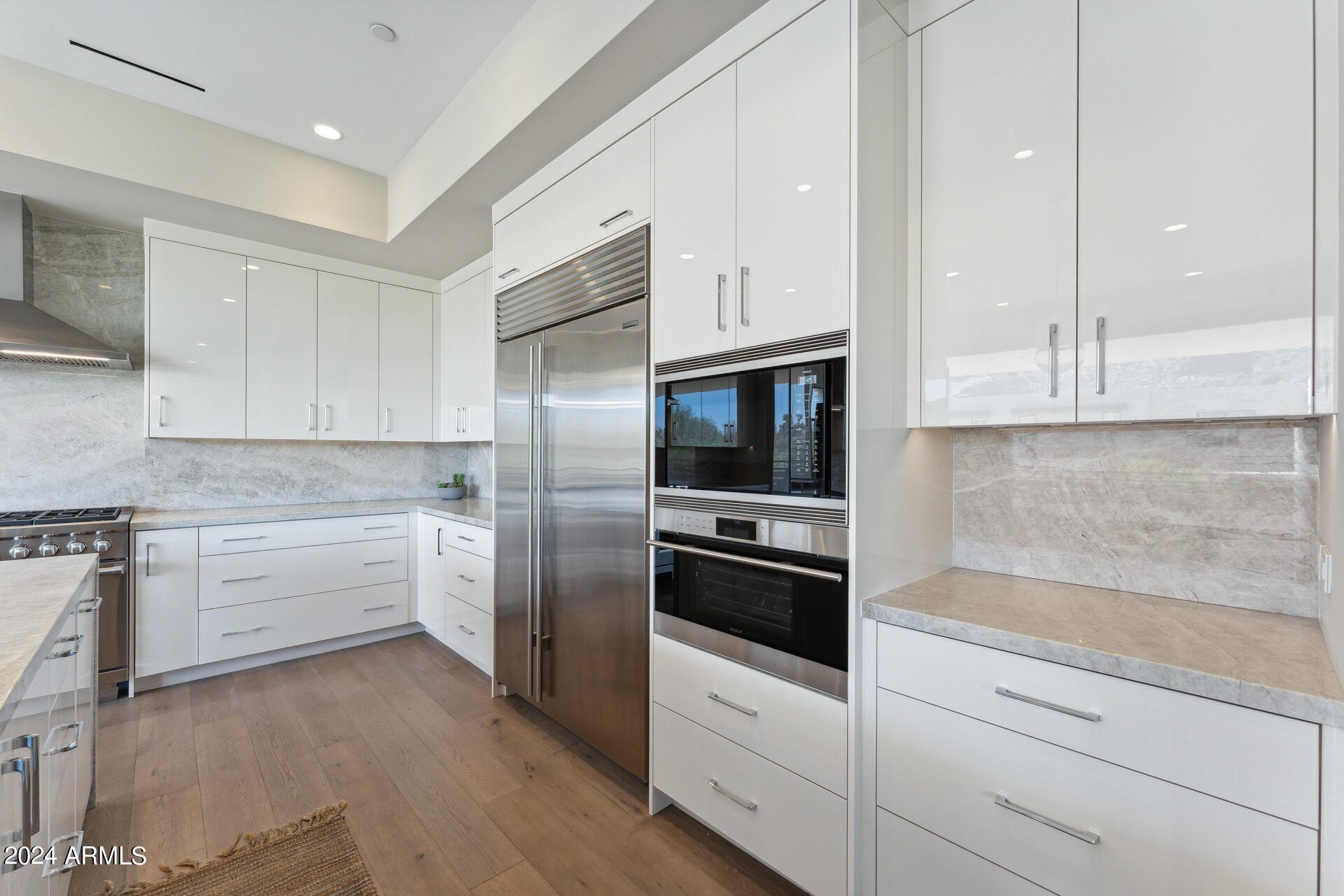 5593 E EDWARD Lane