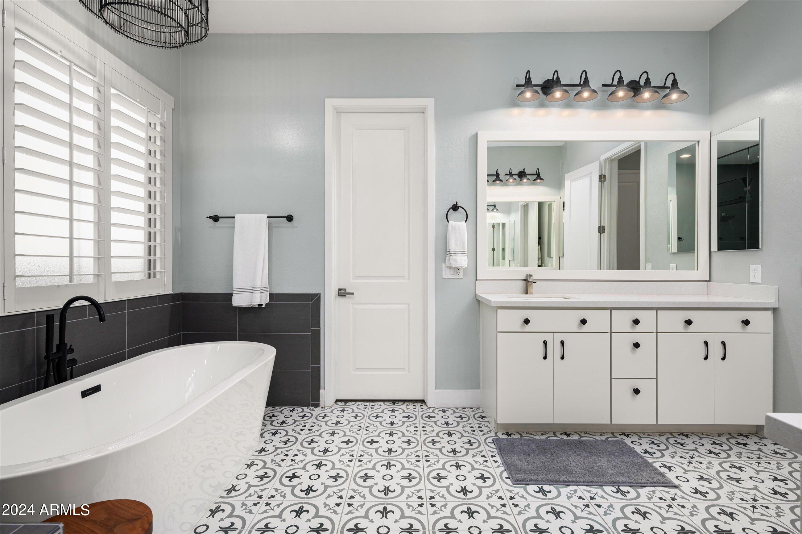 3113 E Half Hitch Place