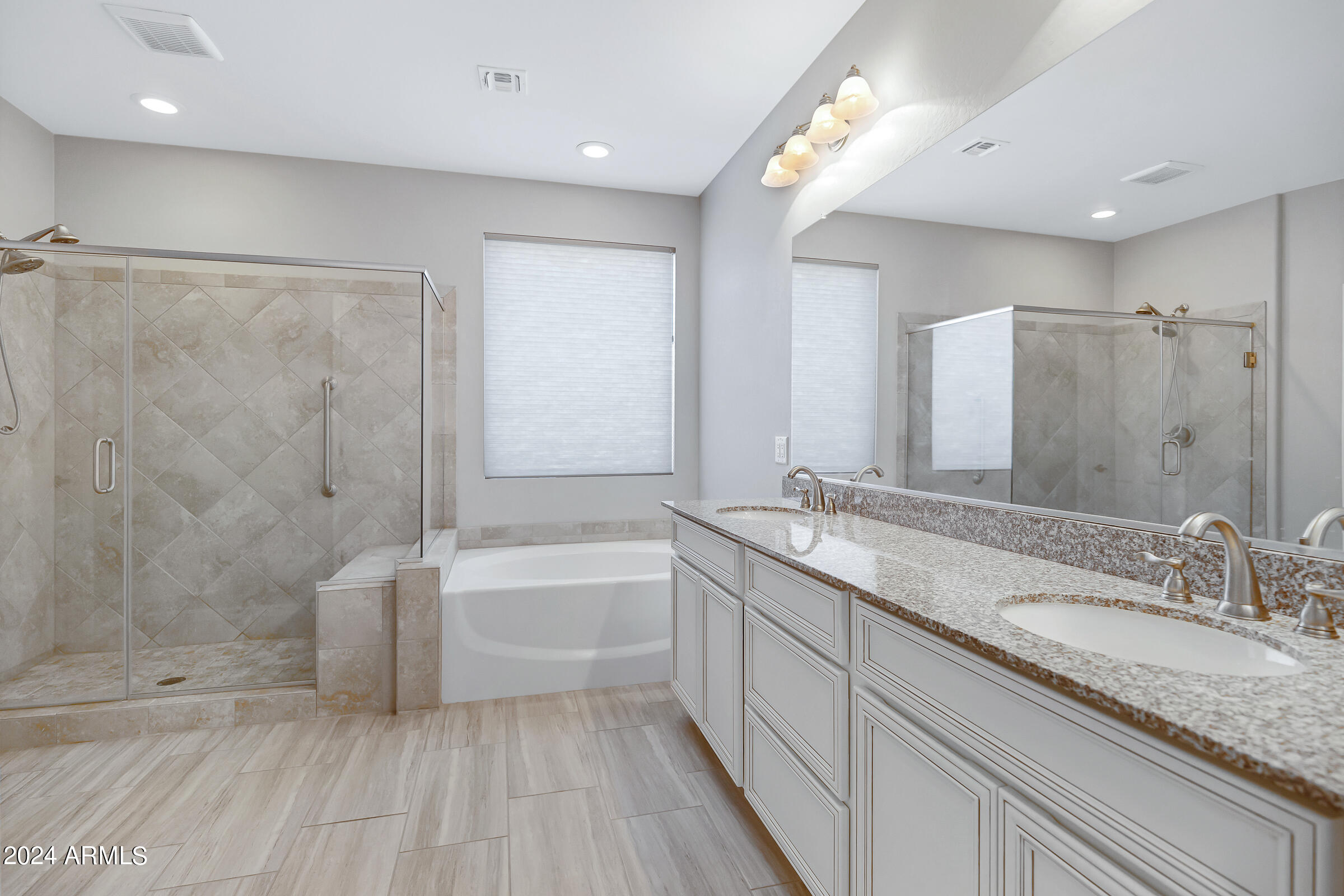 5277 N TONOPAH Drive