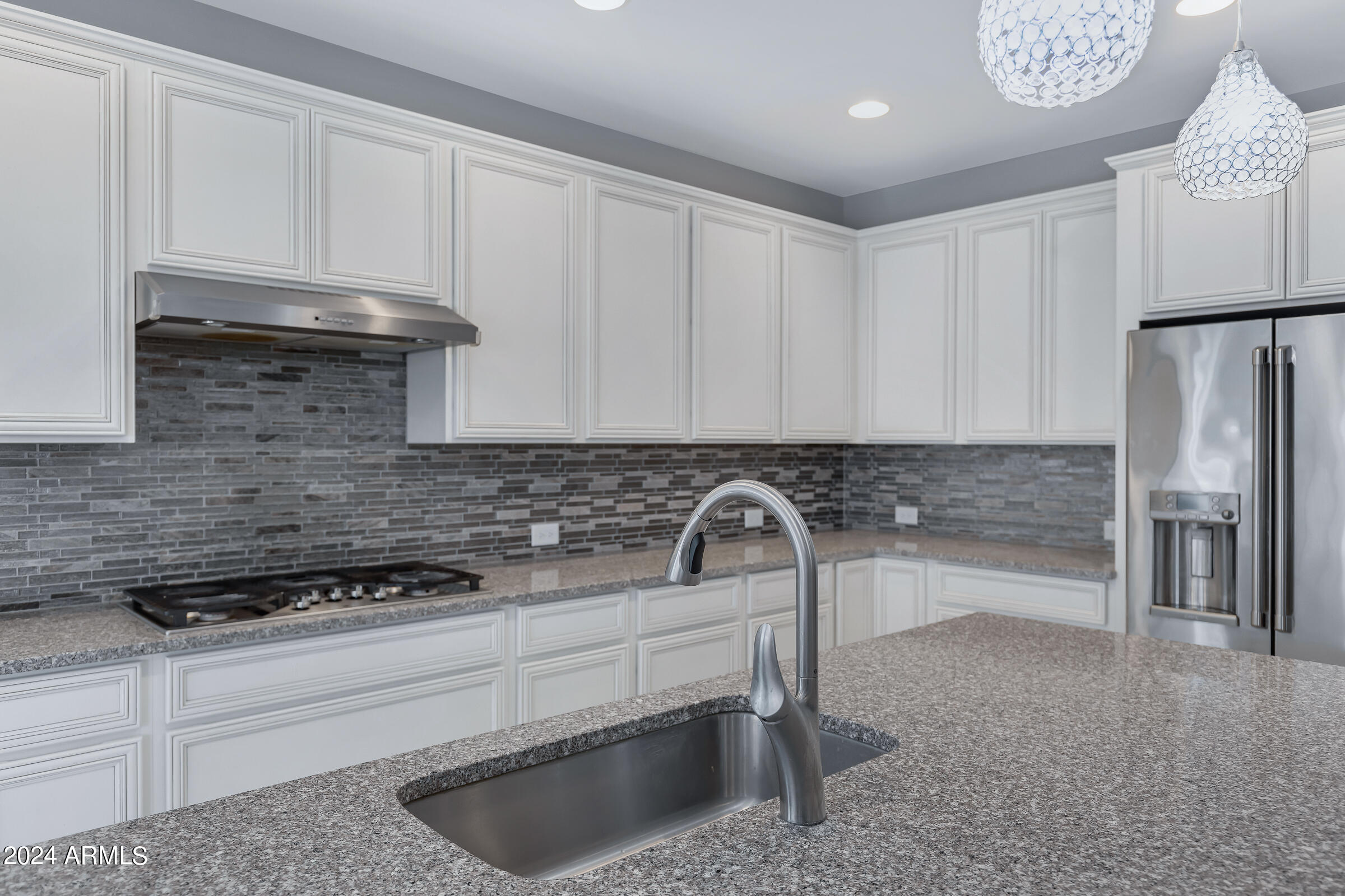 5277 N TONOPAH Drive