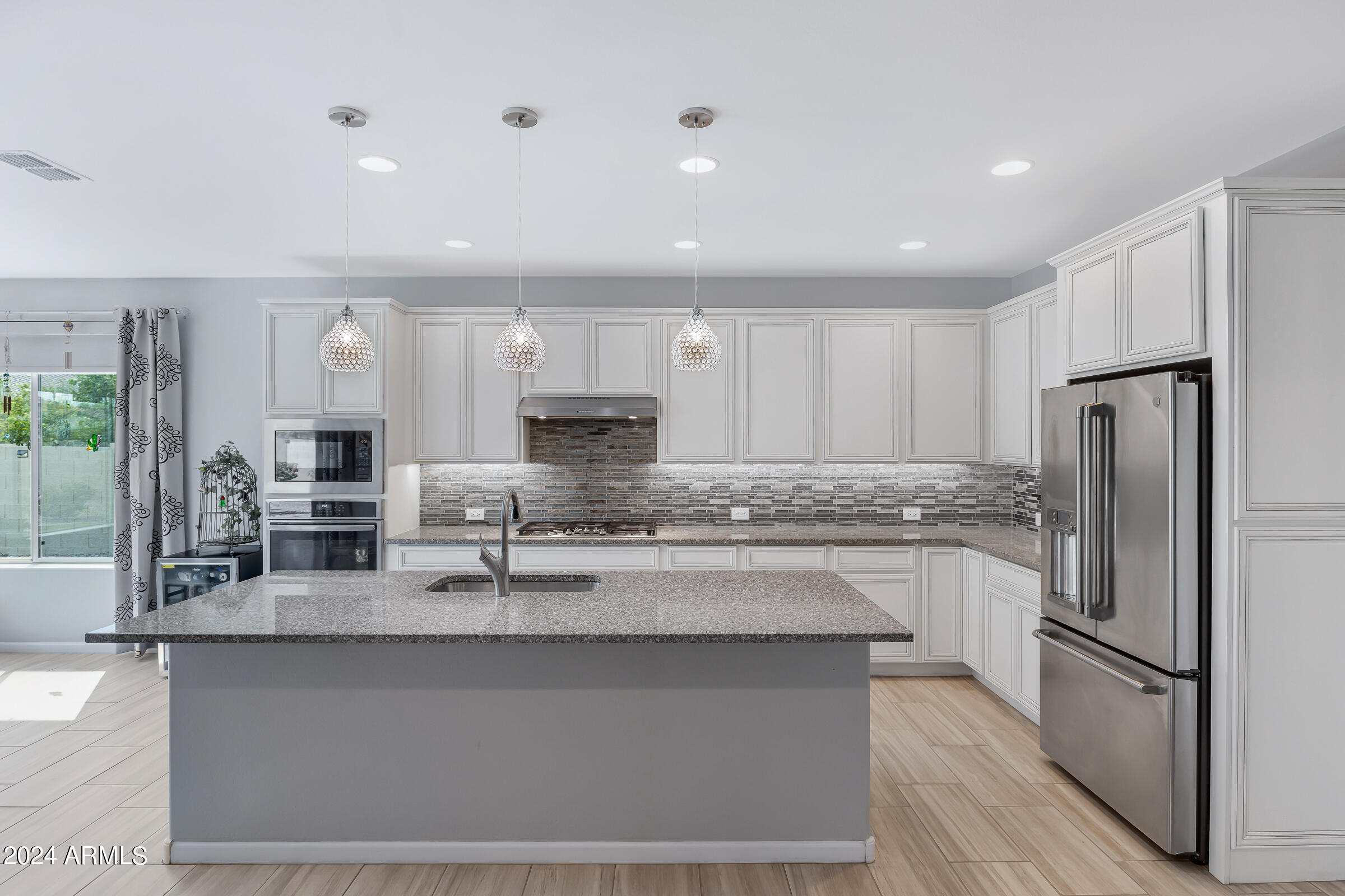 5277 N TONOPAH Drive