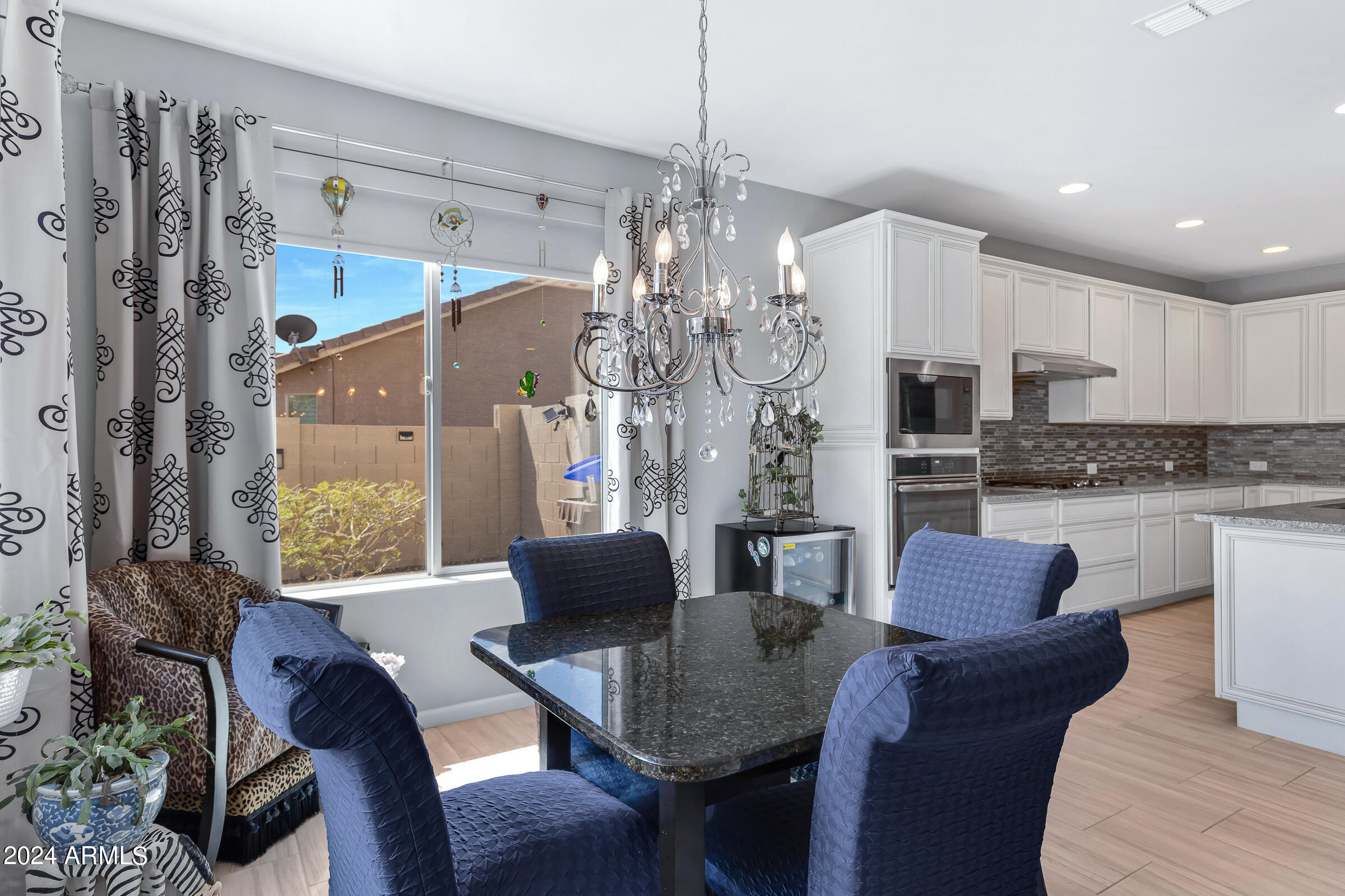 5277 N TONOPAH Drive