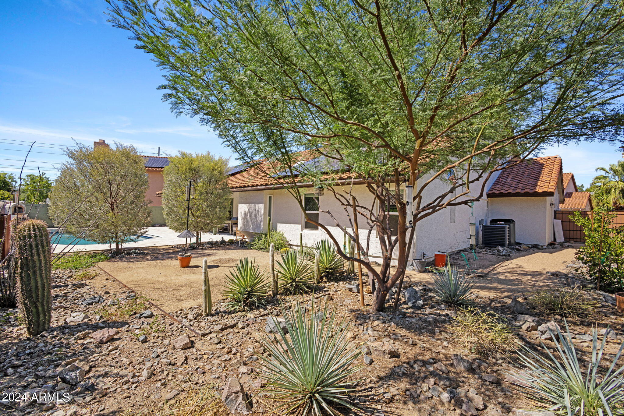 5617 E CLAIRE Drive