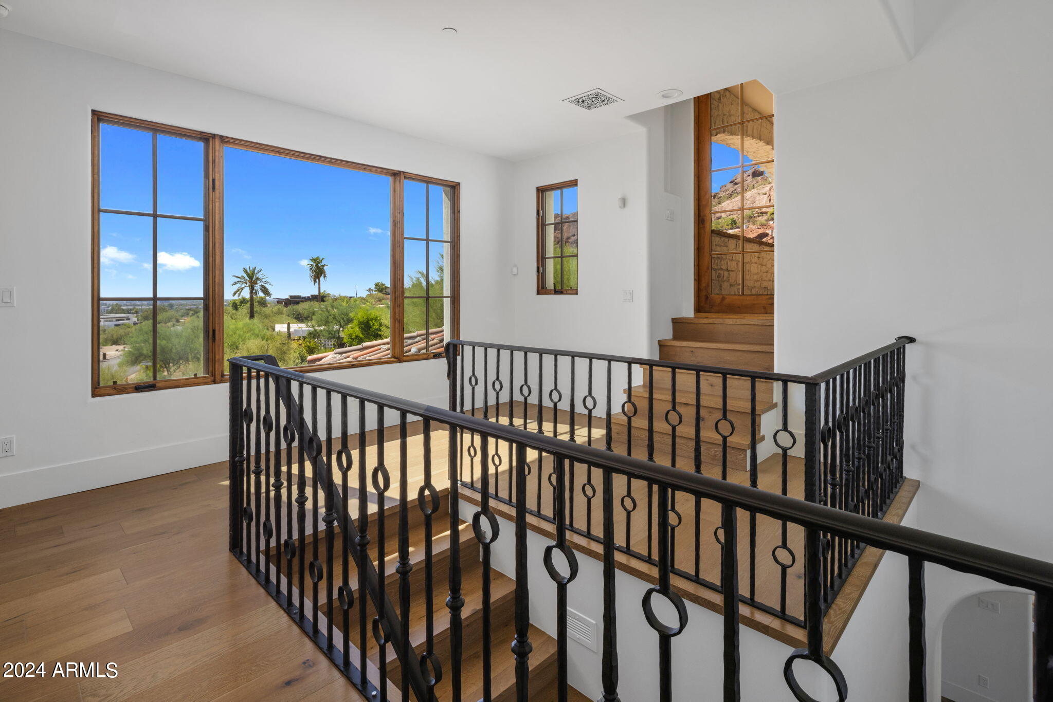 5201 N Saddle Rock Drive