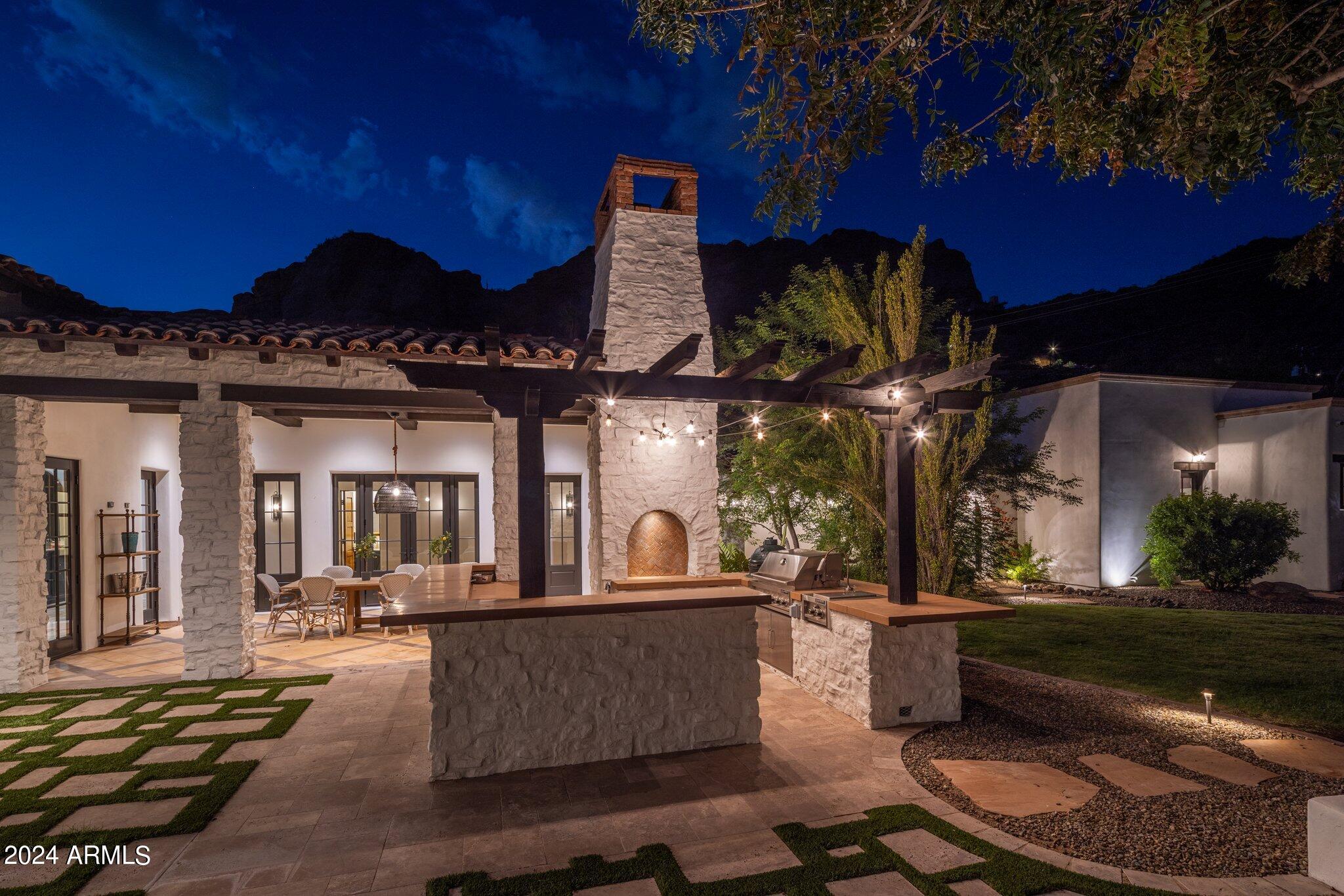 5201 N Saddle Rock Drive
