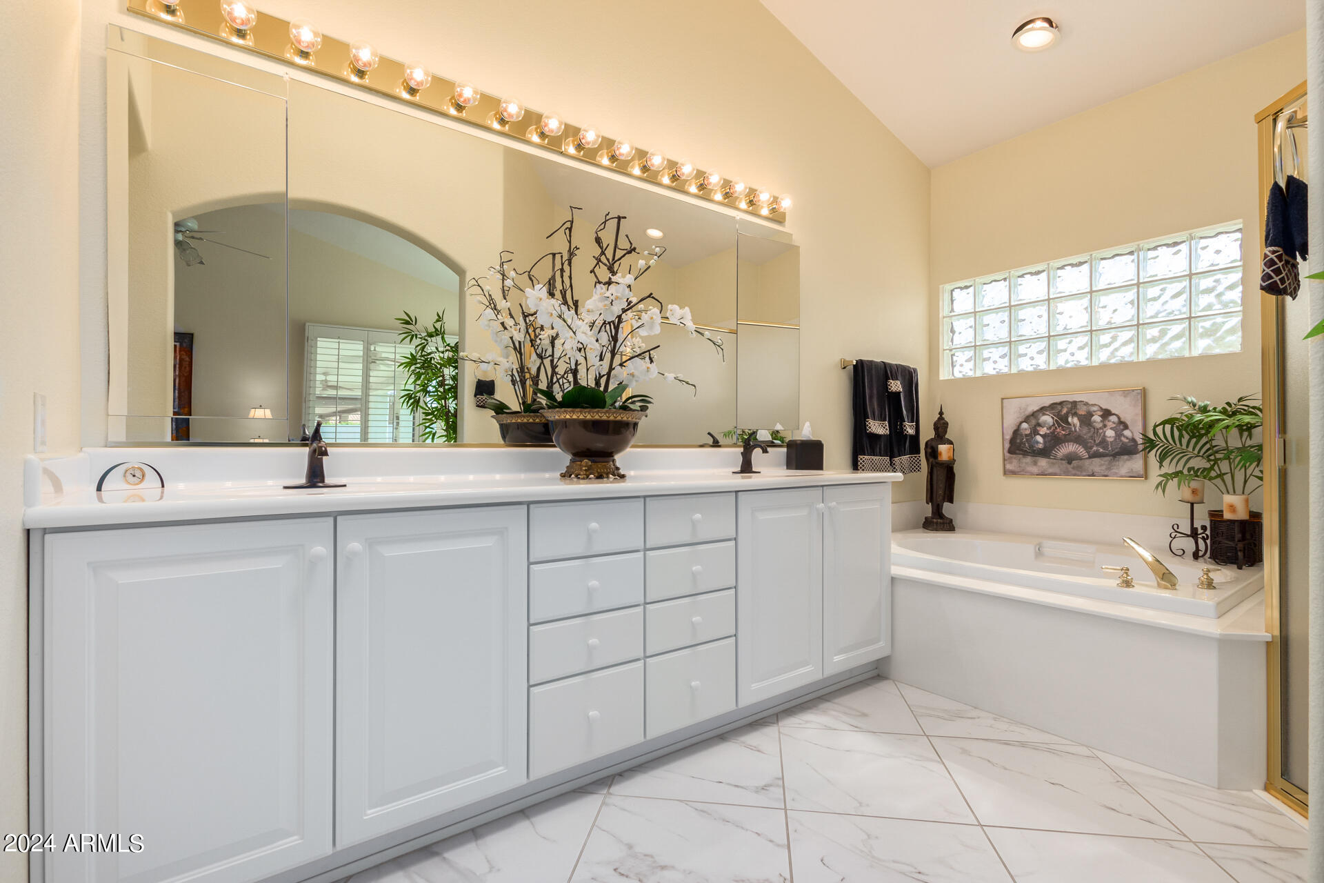 9853 E AMENITY Drive