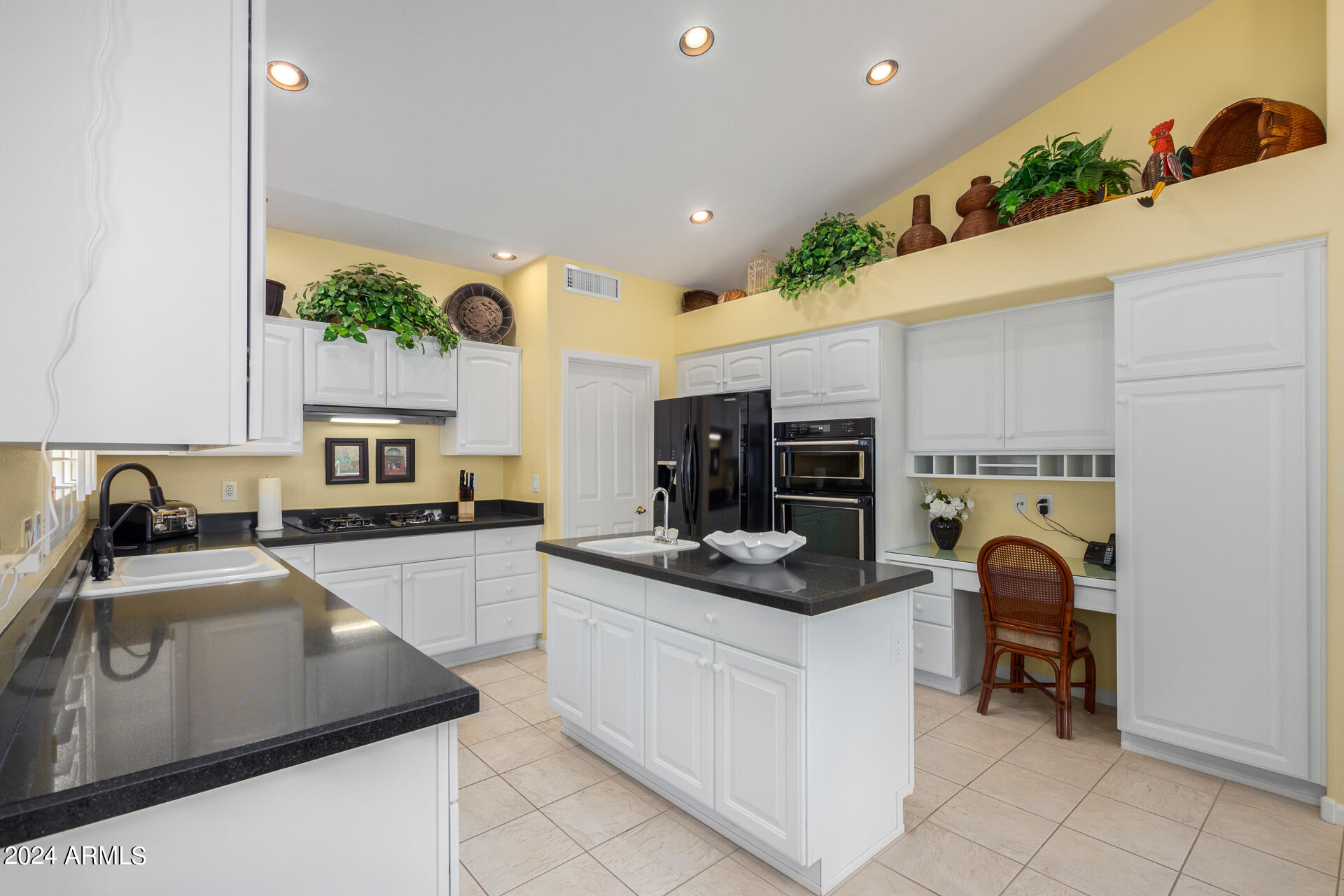 9853 E AMENITY Drive