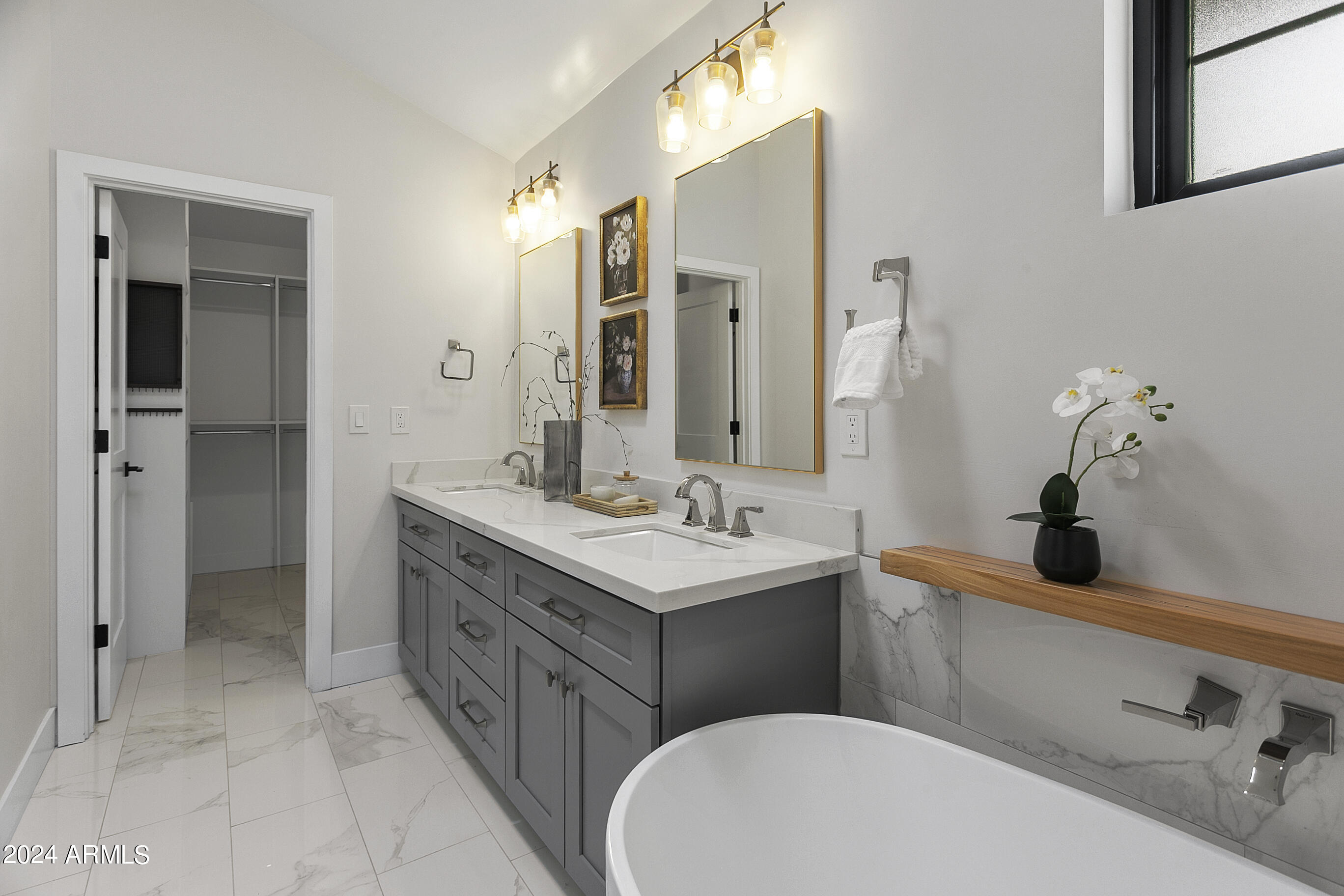 9248 S LAKESHORE Drive