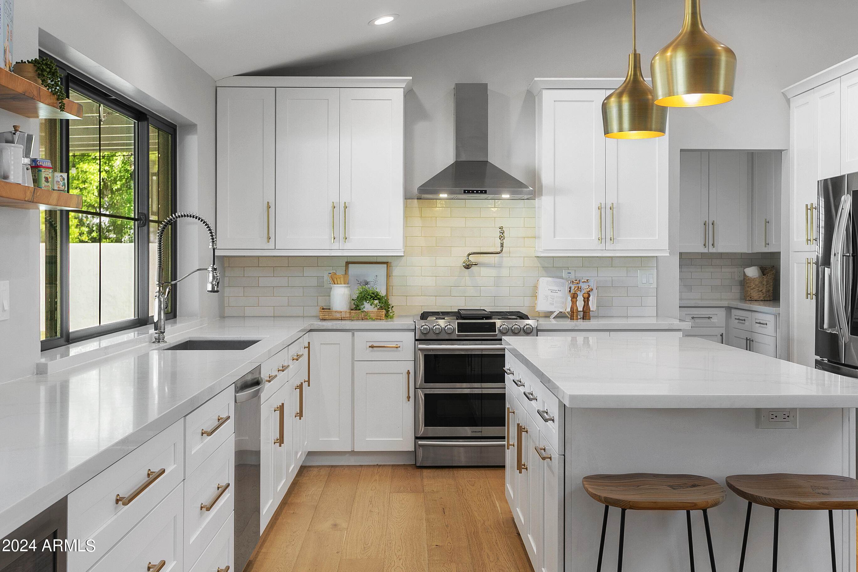 9248 S LAKESHORE Drive