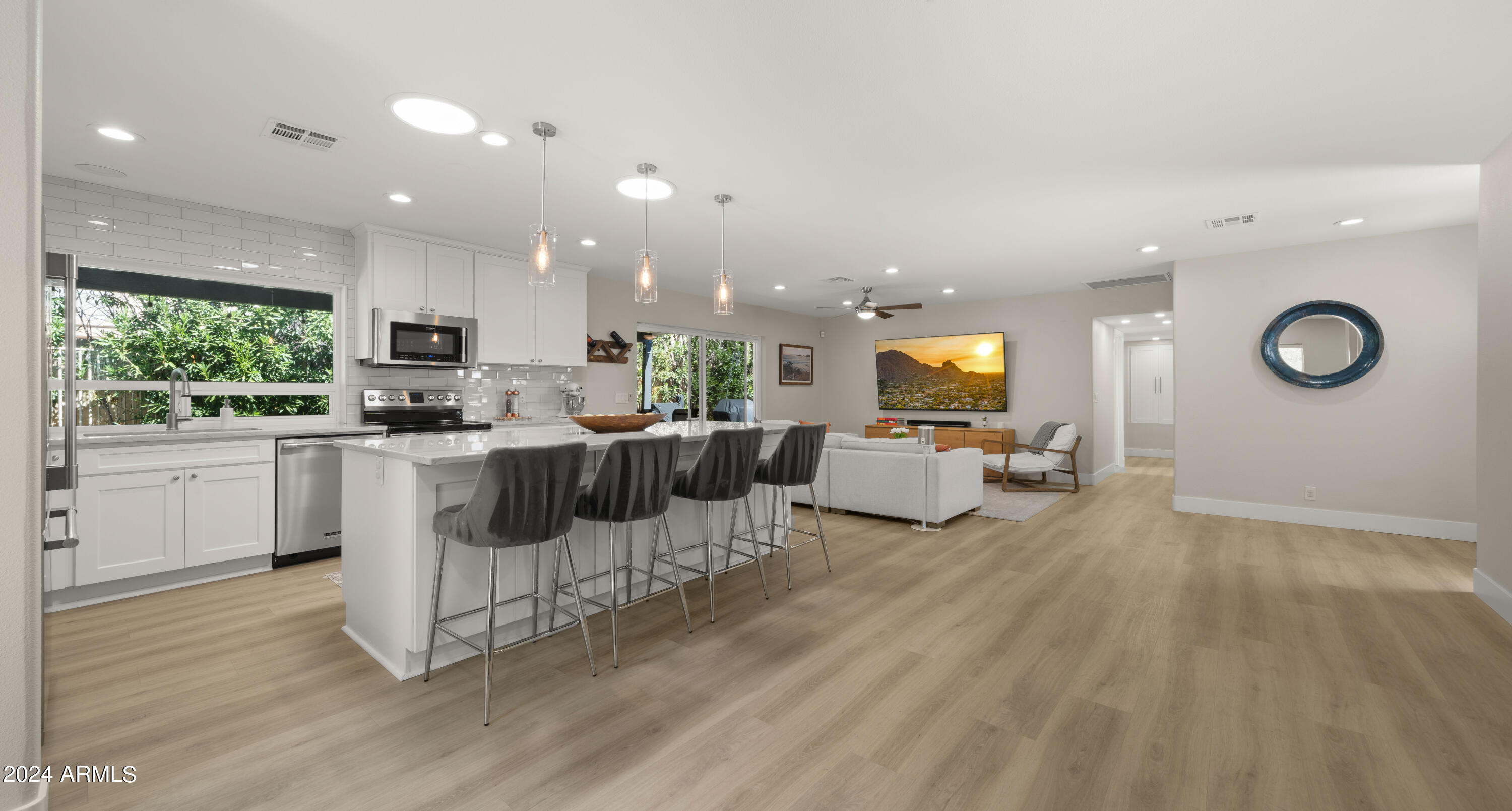 5526 N 79TH Place
