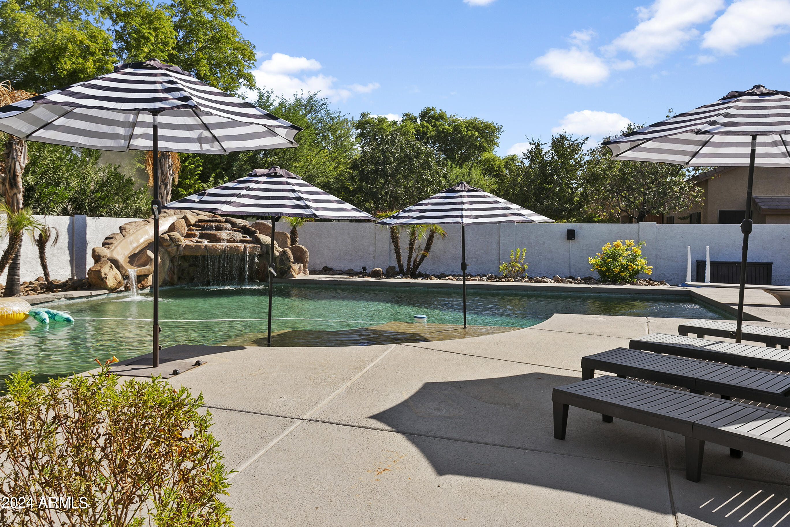 11618 E CHESTNUT Court